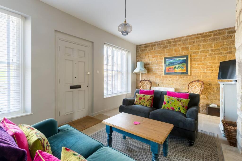 Anchor Weighbridge House, Winchcombe - 4 bed, 4 bath