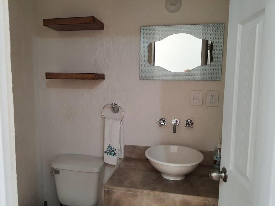 Casa de 3 habitaciones TODAS con baño propio, 3 y medio baños en toal, alberca, cupo hasta 12 personas view 5