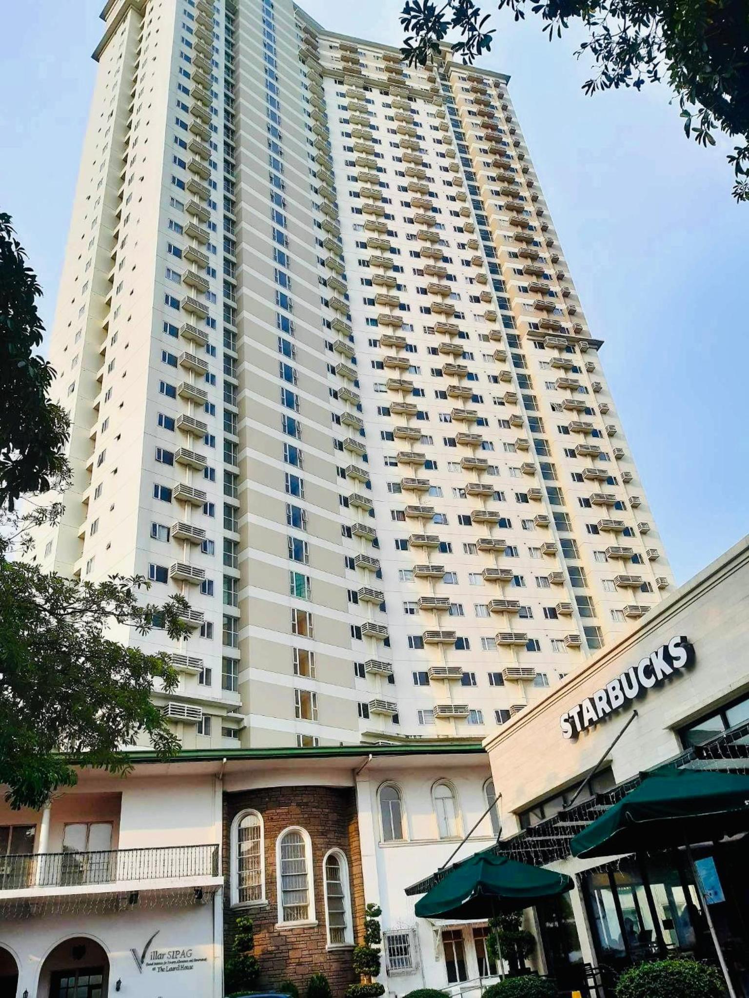 Comfy Studio near Shaw MRT EDSA w/ Wi-Fi & Netflix view 3