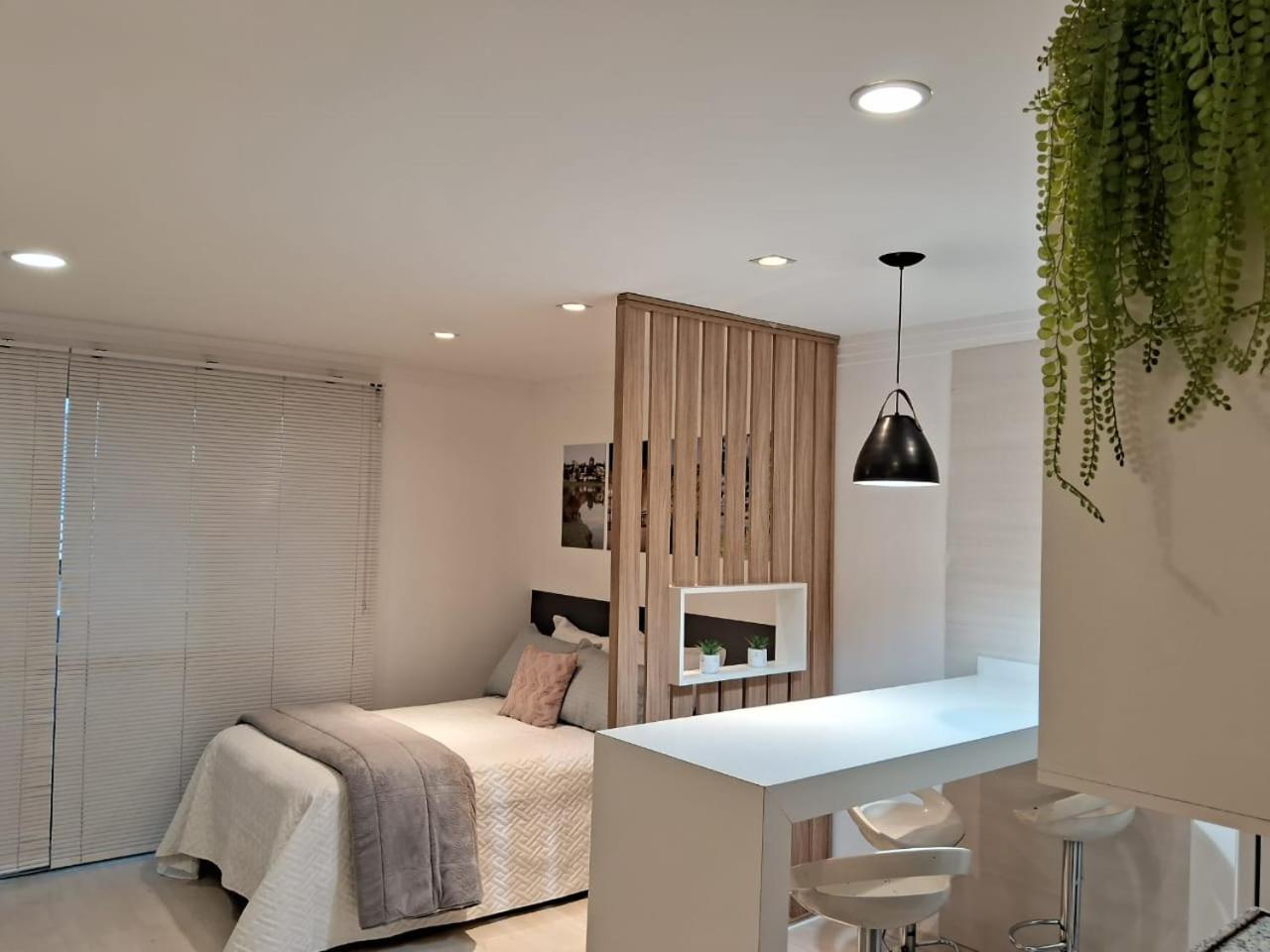 Lindo studio equipado em apartamento clube com academia e conforto no centro de Curitiba - MID Home