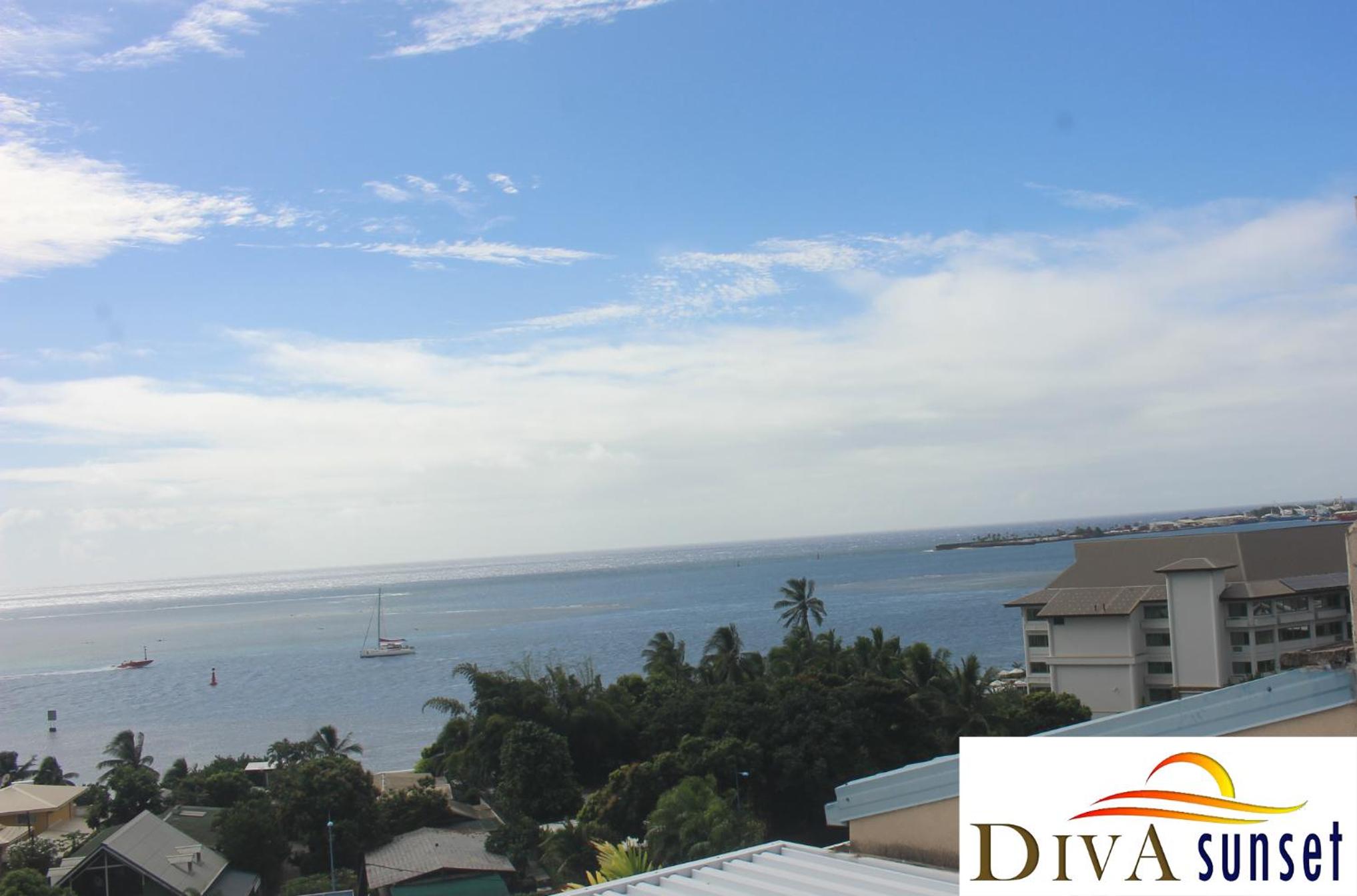 Tahiti Diva Sunset studio view 3
