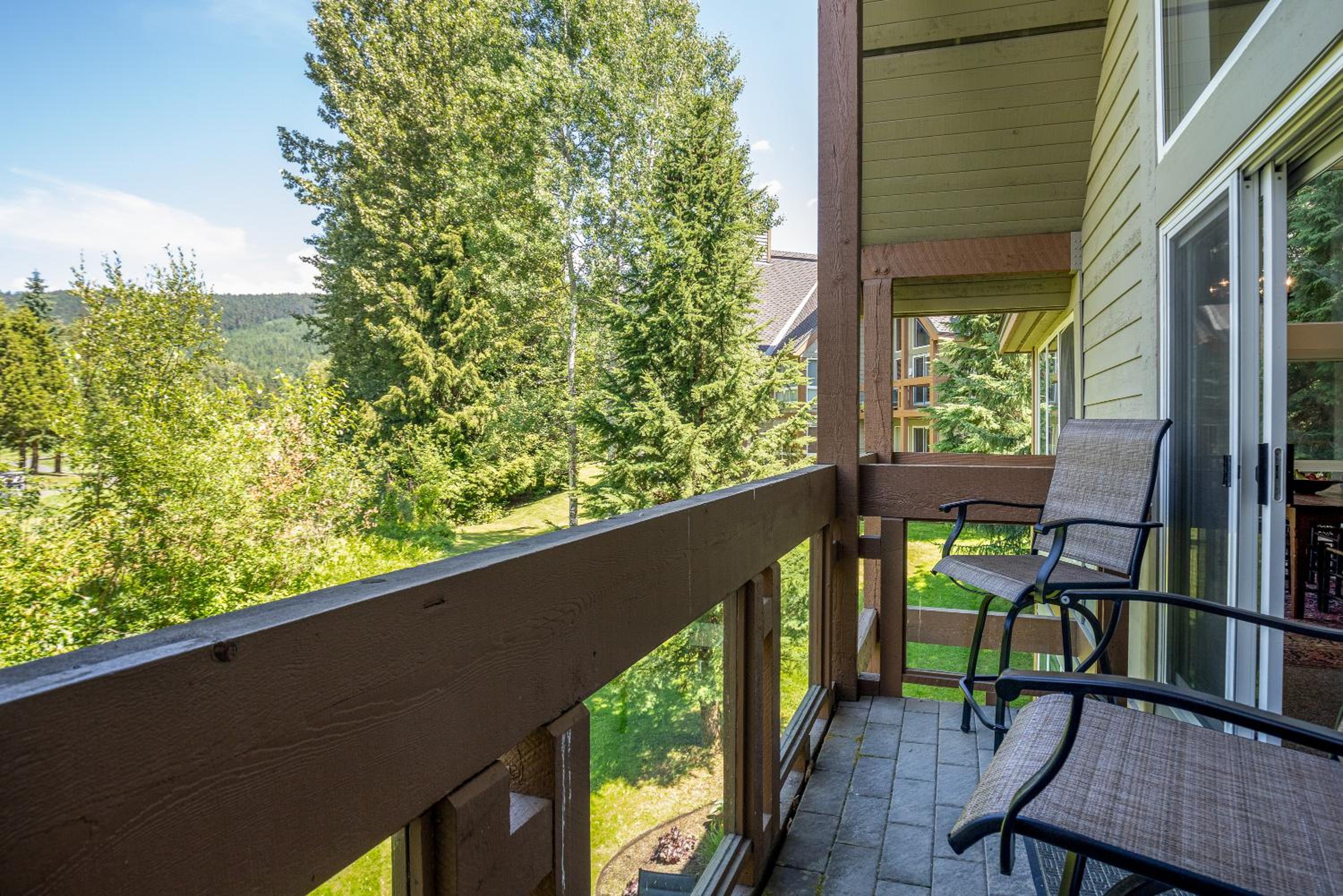 3BR in Alpine Greens, Soaker Tub, Wood Burning Fireplace, Family Sized
