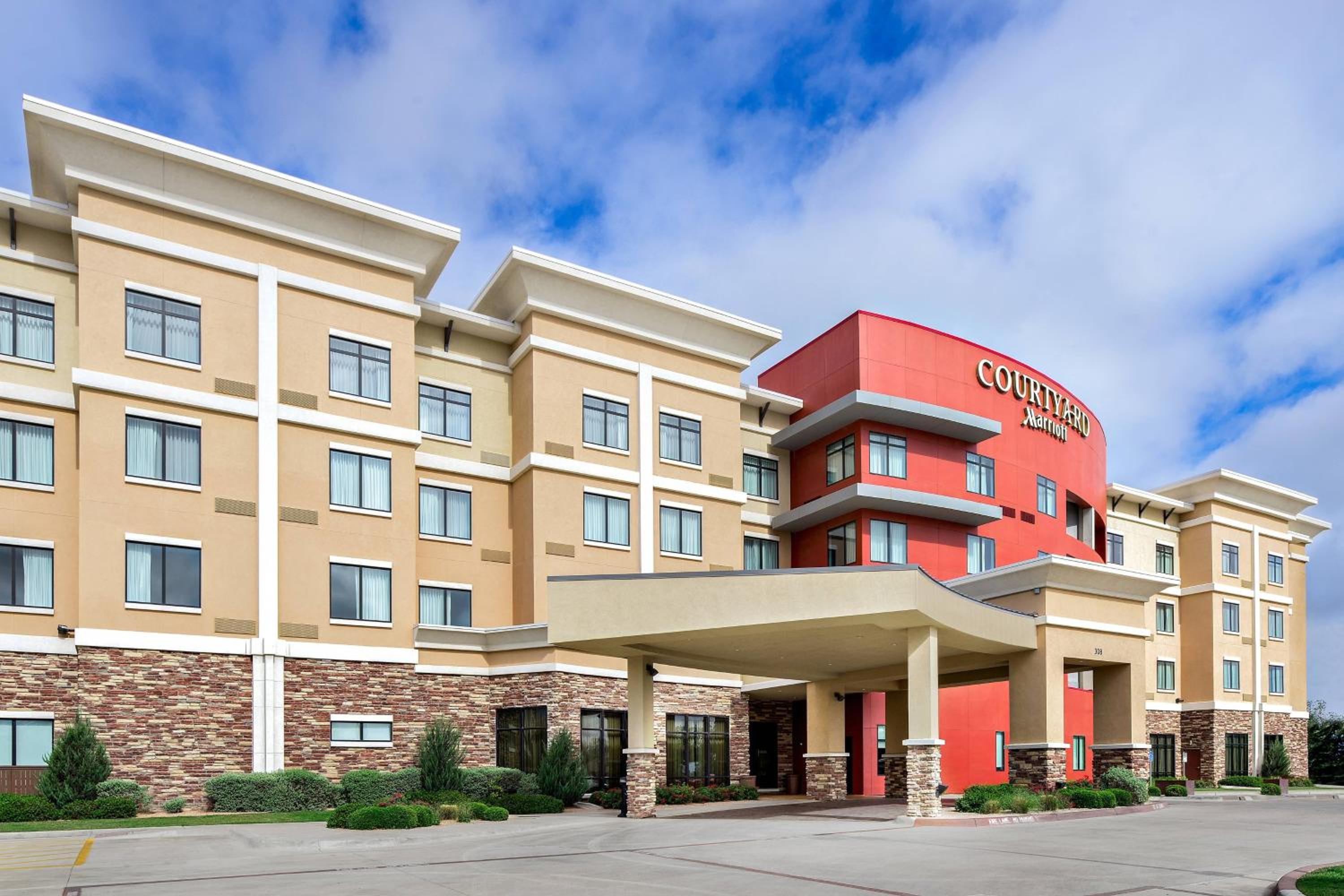 Hotel Courtyard by Marriott Lubbock Downtown/University Area - Image 1