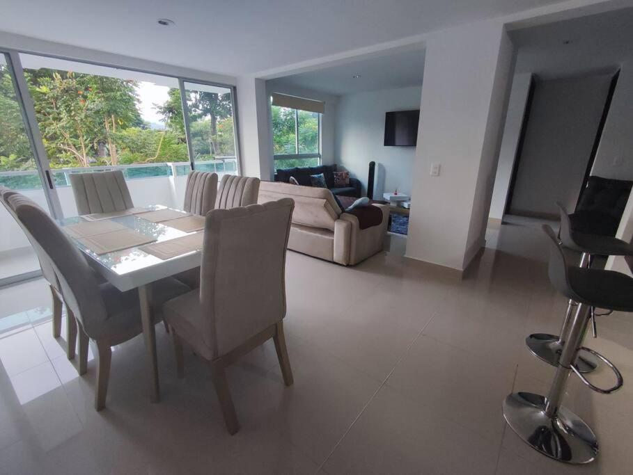 Hermoso apartamento, vista con entorno natural.