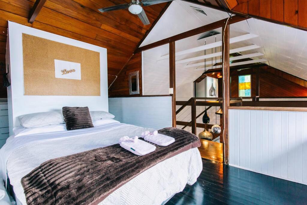 BELLINGEN CONVERTED CHURCH on the river (Pet Friendly)