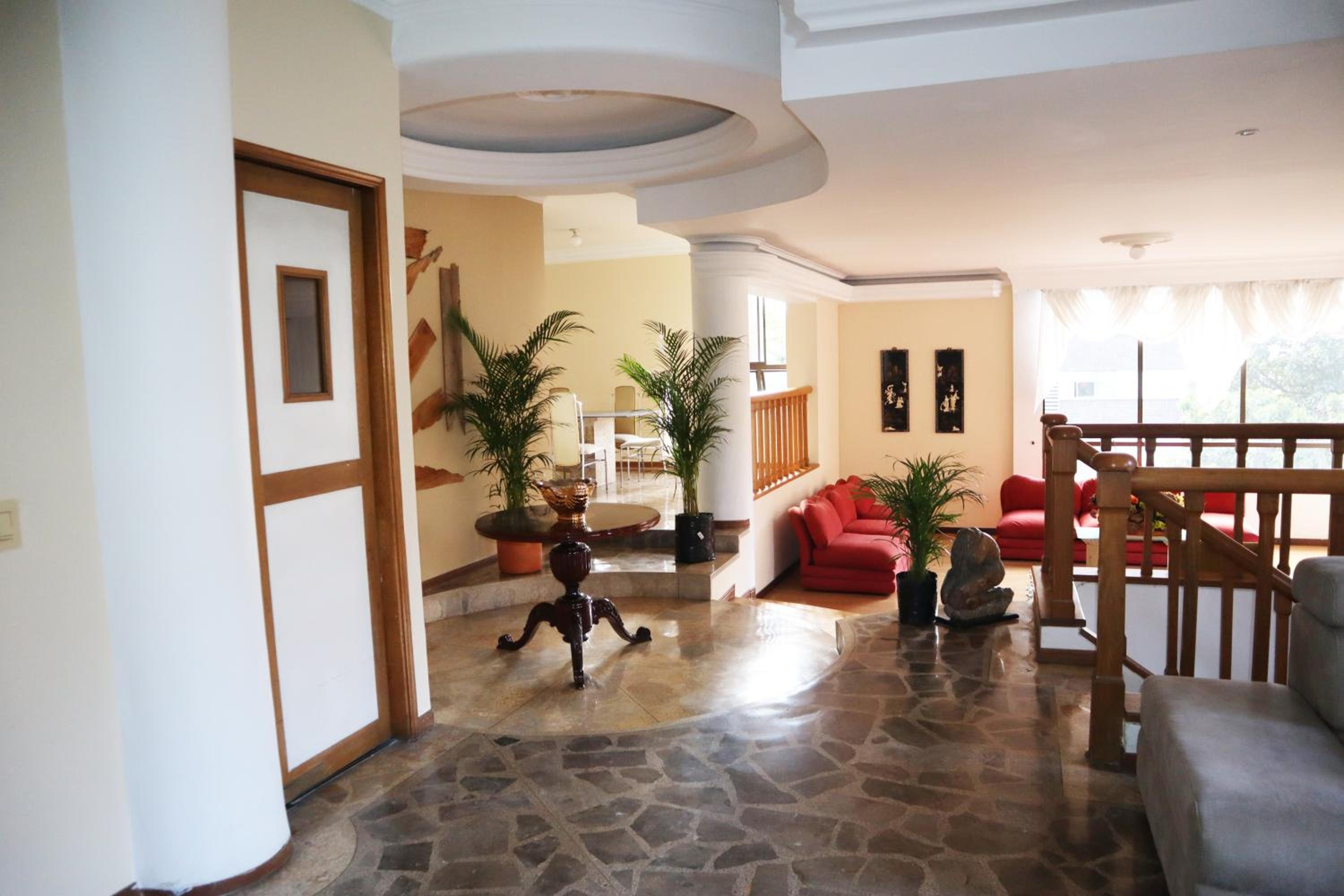 Lujoso apartamento en el poblado de 300 metros