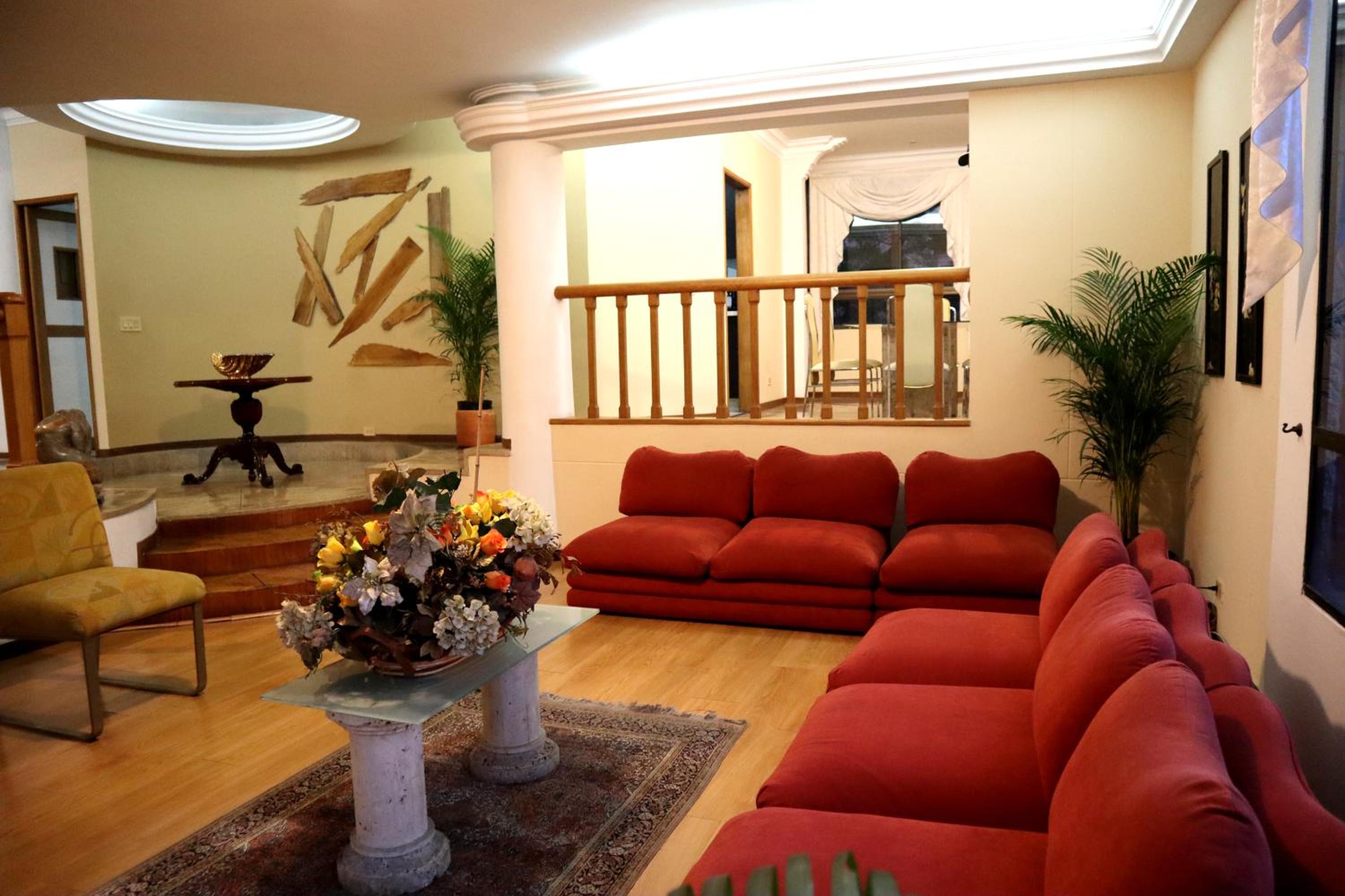 Medellin Vacations - Lujoso apartamento en el poblado de 300 metros - Property Image 5