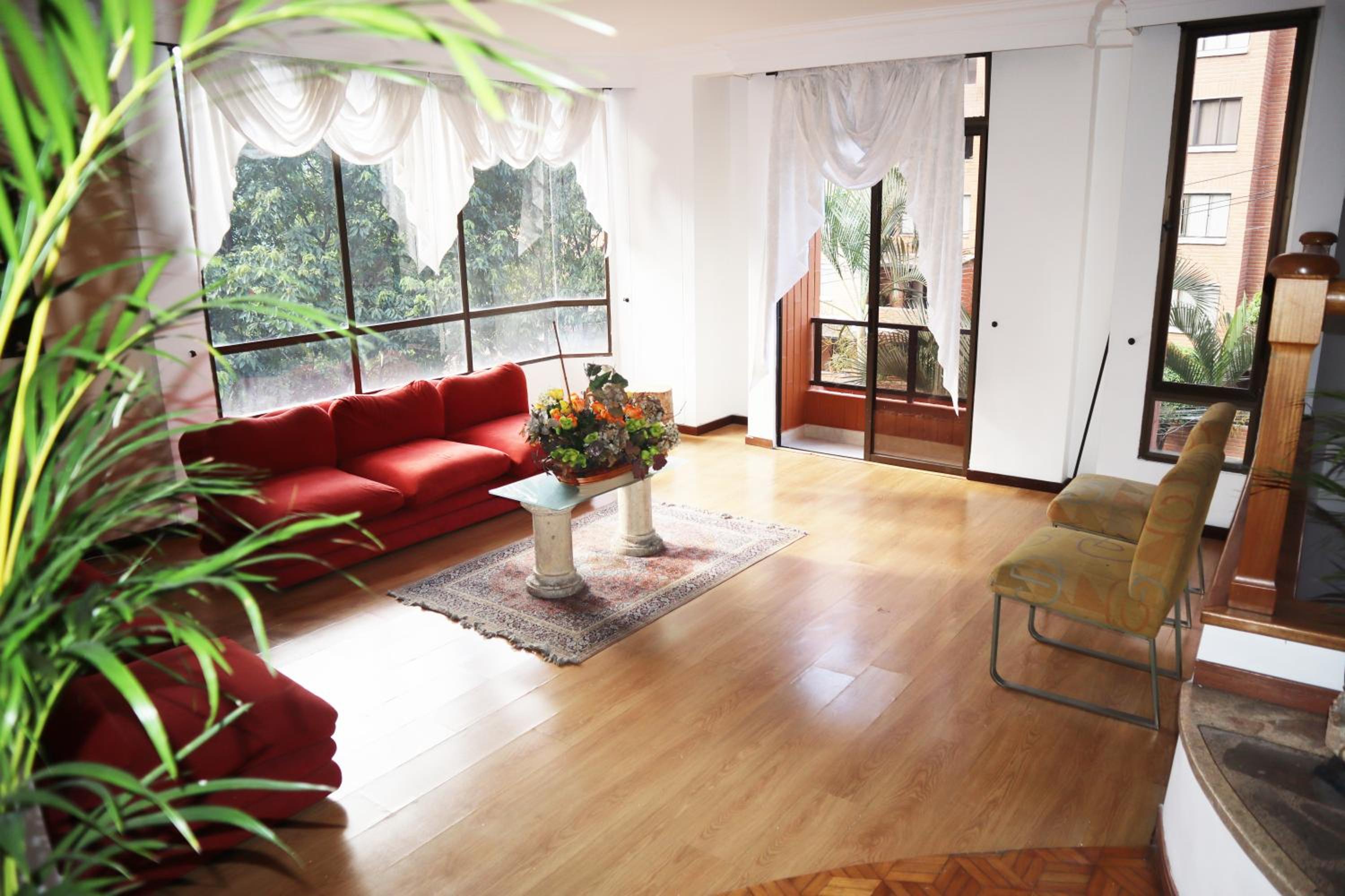 Lujoso apartamento en el poblado de 300 metros