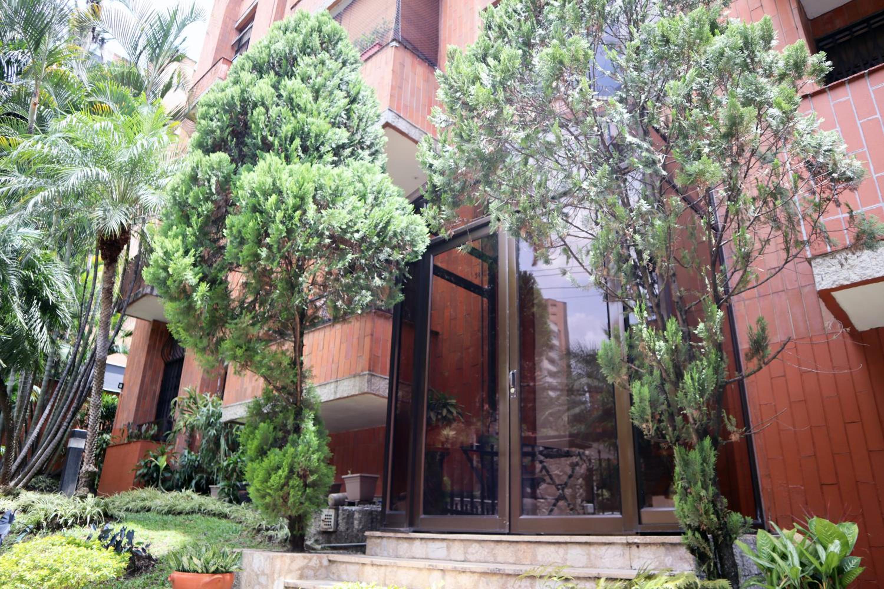 Lujoso apartamento en el poblado de 300 metros