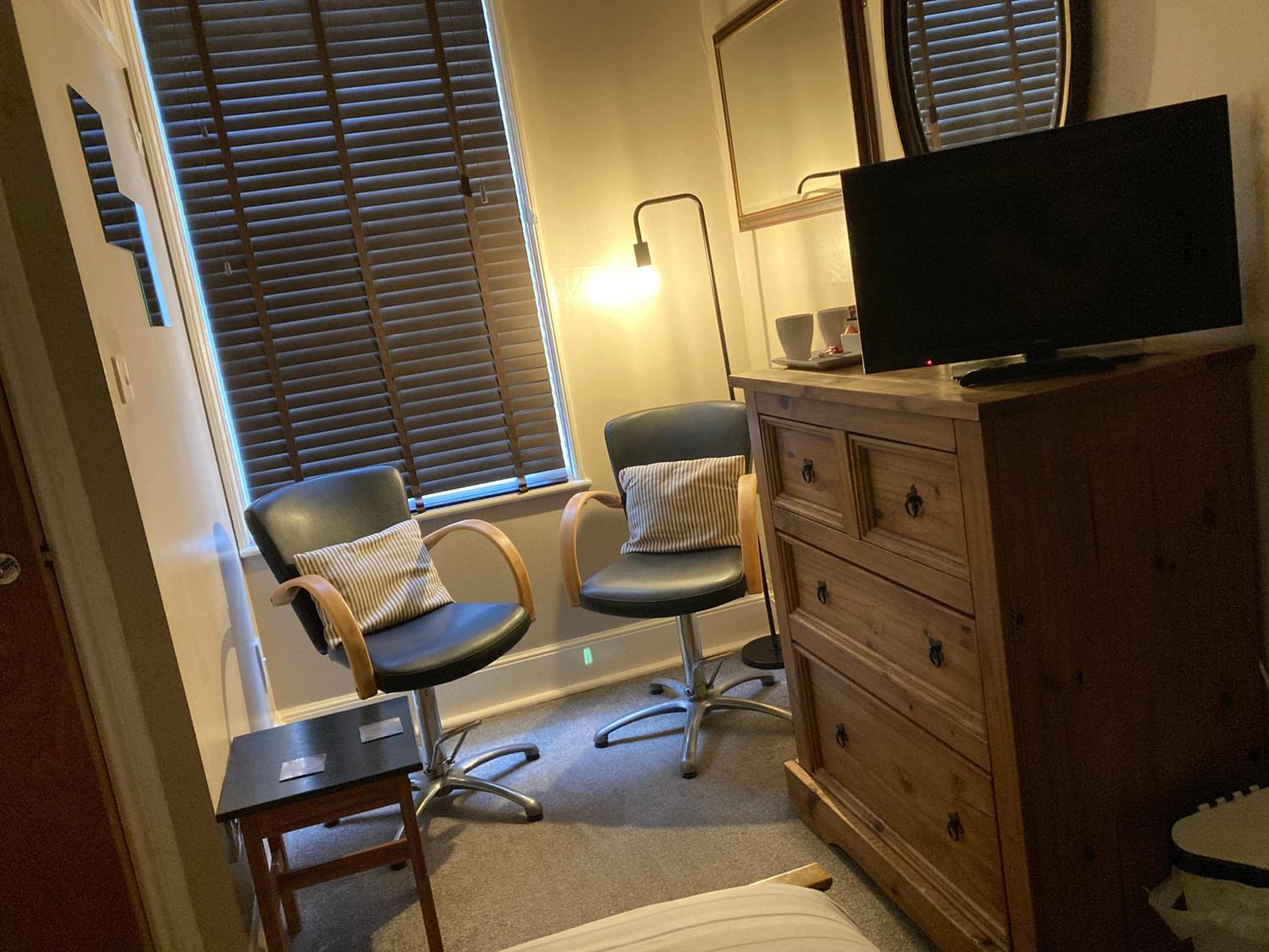 Kelston Guest House