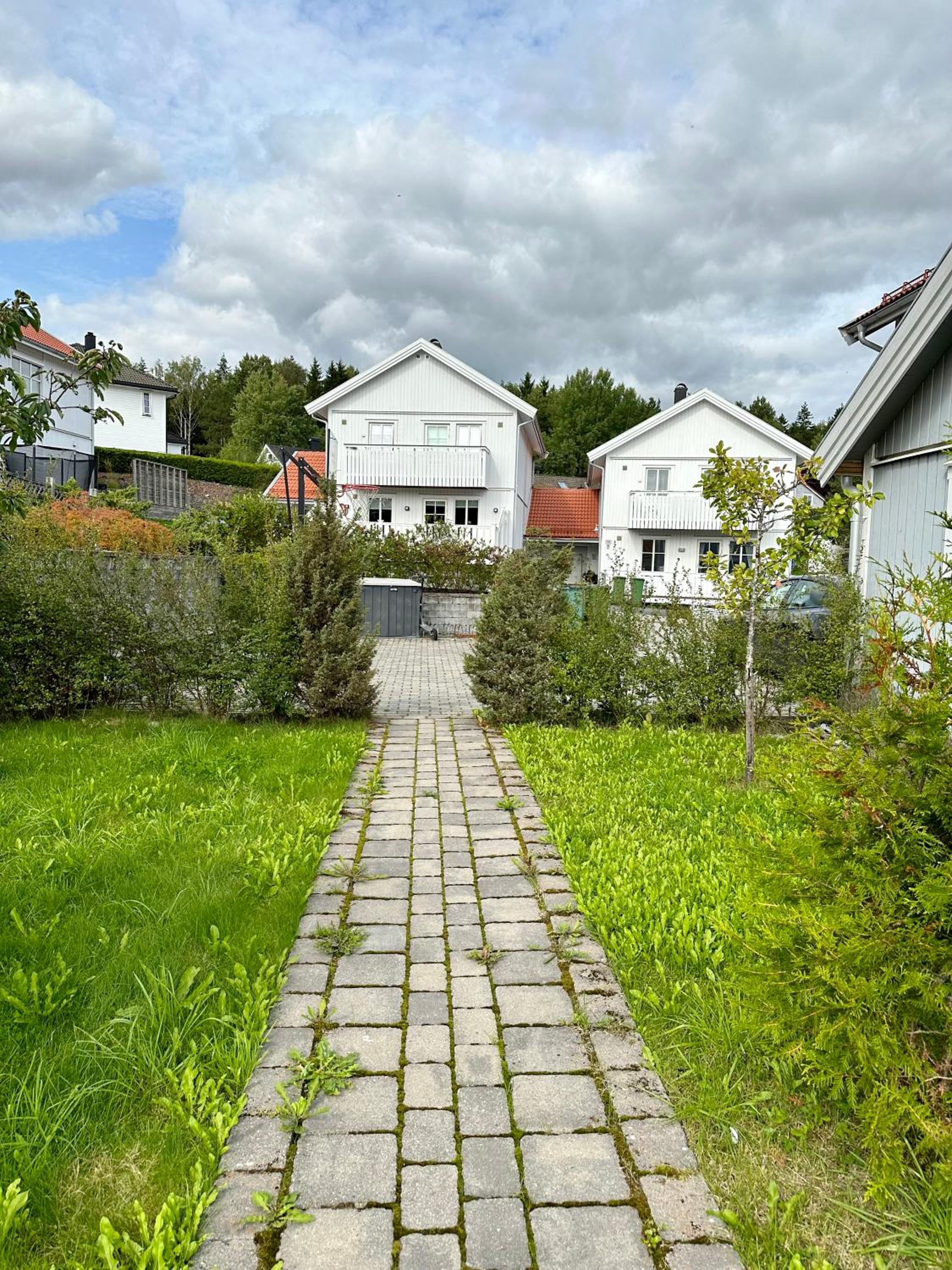 Villa Peaceful - Close to Lillestrøm, Ahus, Oslo Met, Kjeller, Lørenskog, Strømmen, Gardermoen Osl AirPort and NATURE
