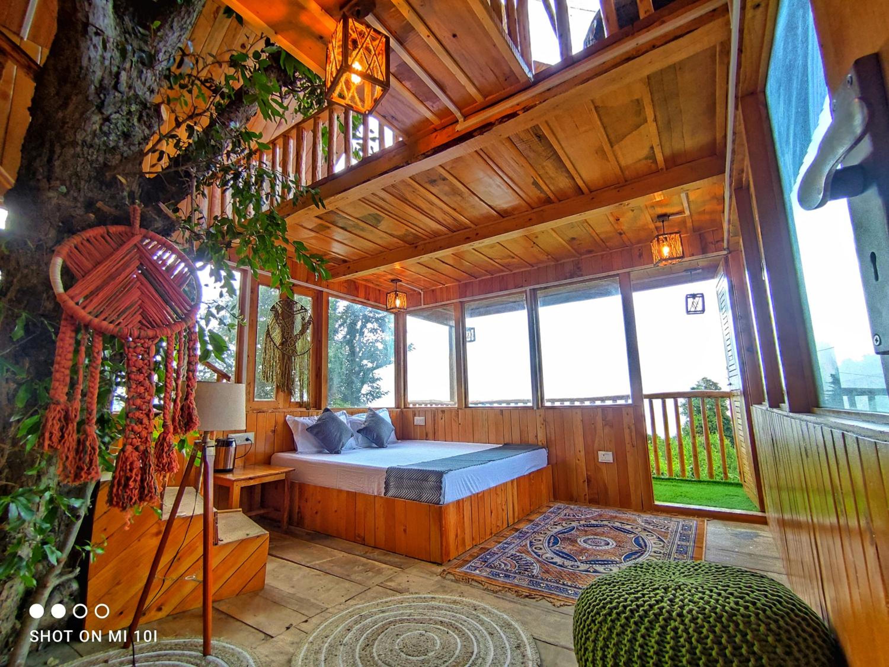 The Tree Top Treehouse Jibhi view 3