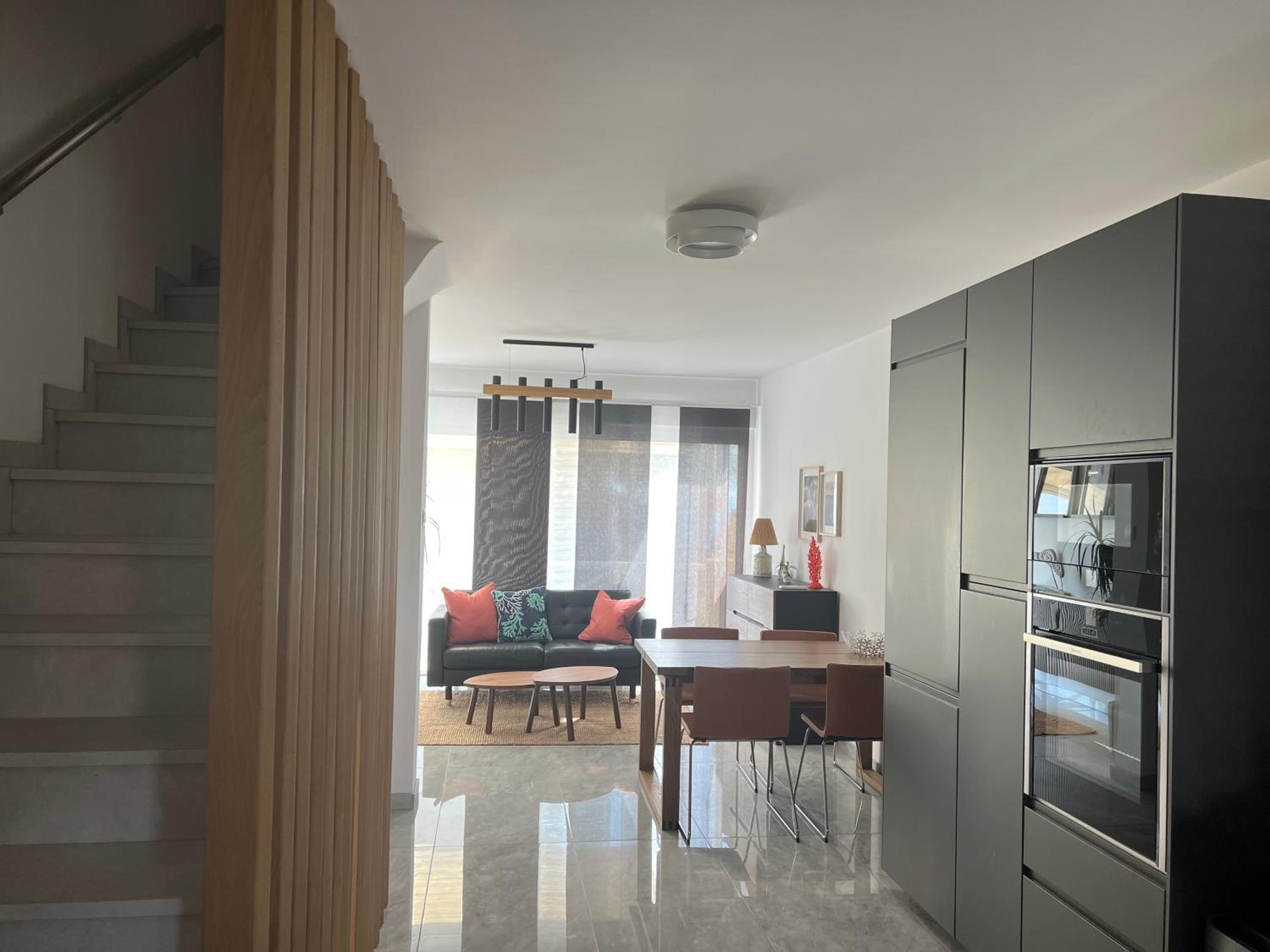 Modern Seaview Townhouse in Coral Bay
