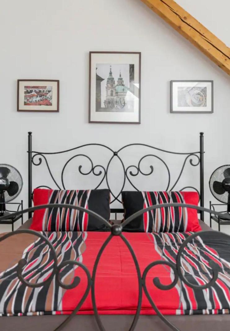 Lenka's cozy Red studio + Lenka's cozy Gold apartment