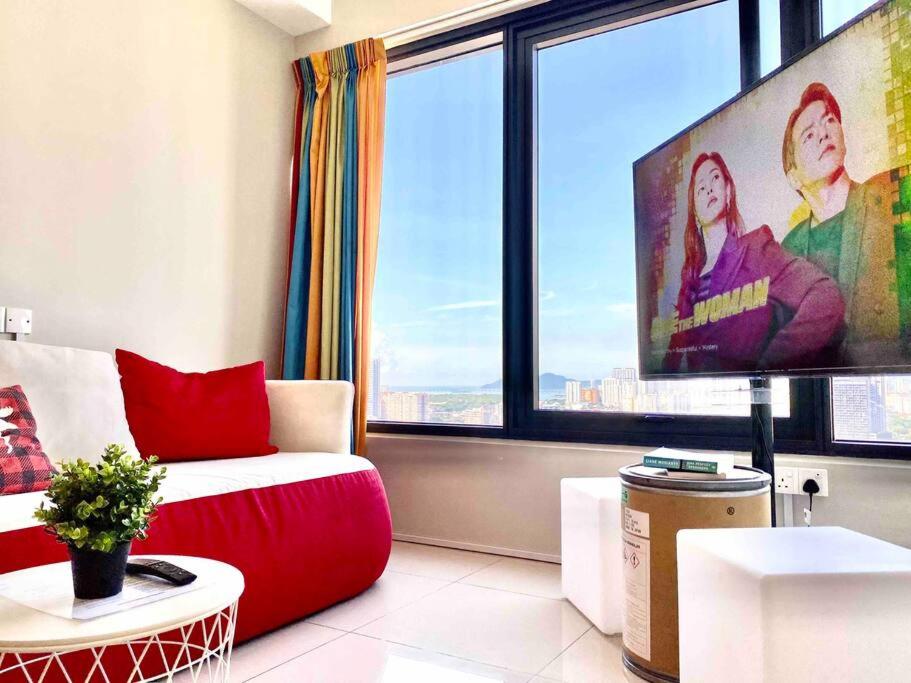 Tropicana 218 Macalister - 3min drive to Georgetown 20min from airport WonderColor 2BR 2bathrooms Suites view 5
