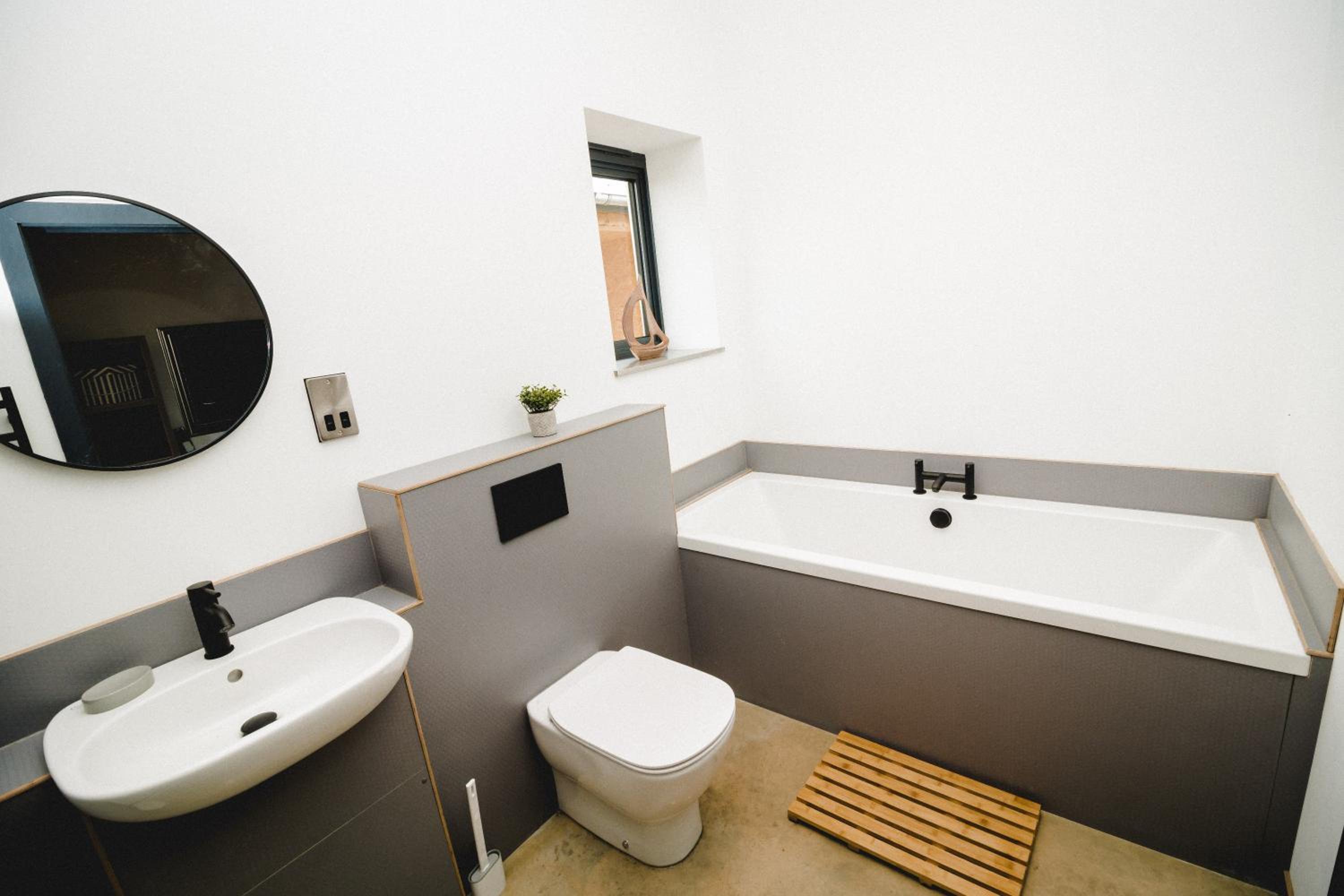 *BRAND NEW* Lop Barn - Barn conversion view 4