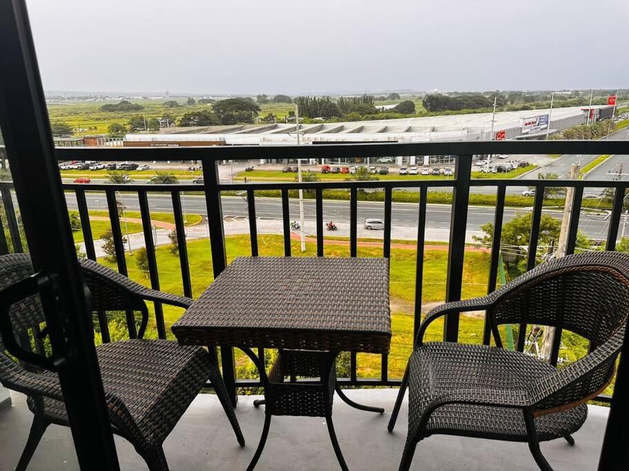 Perfectly Located 1 Bed Condo view 3