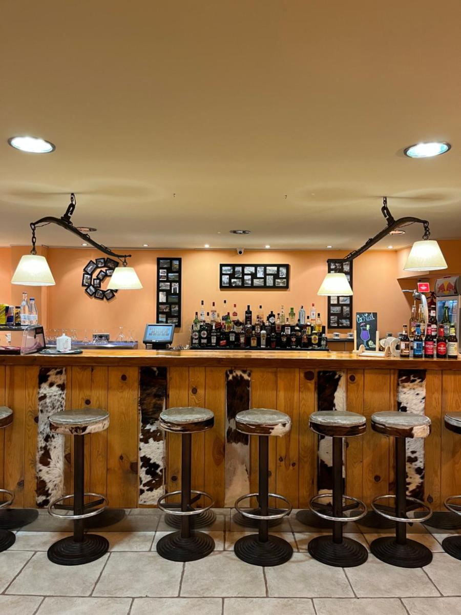 bar