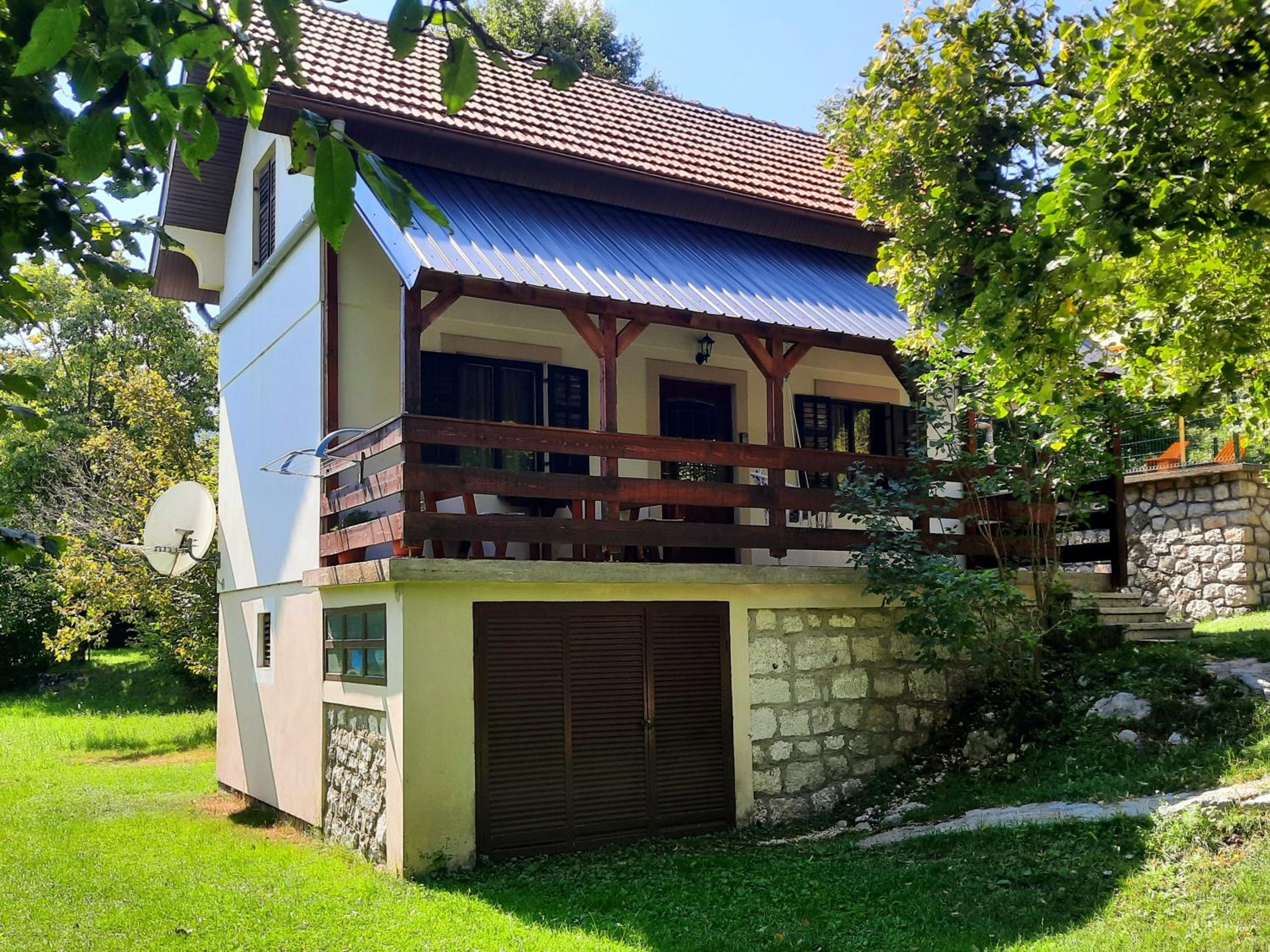 Photo 10