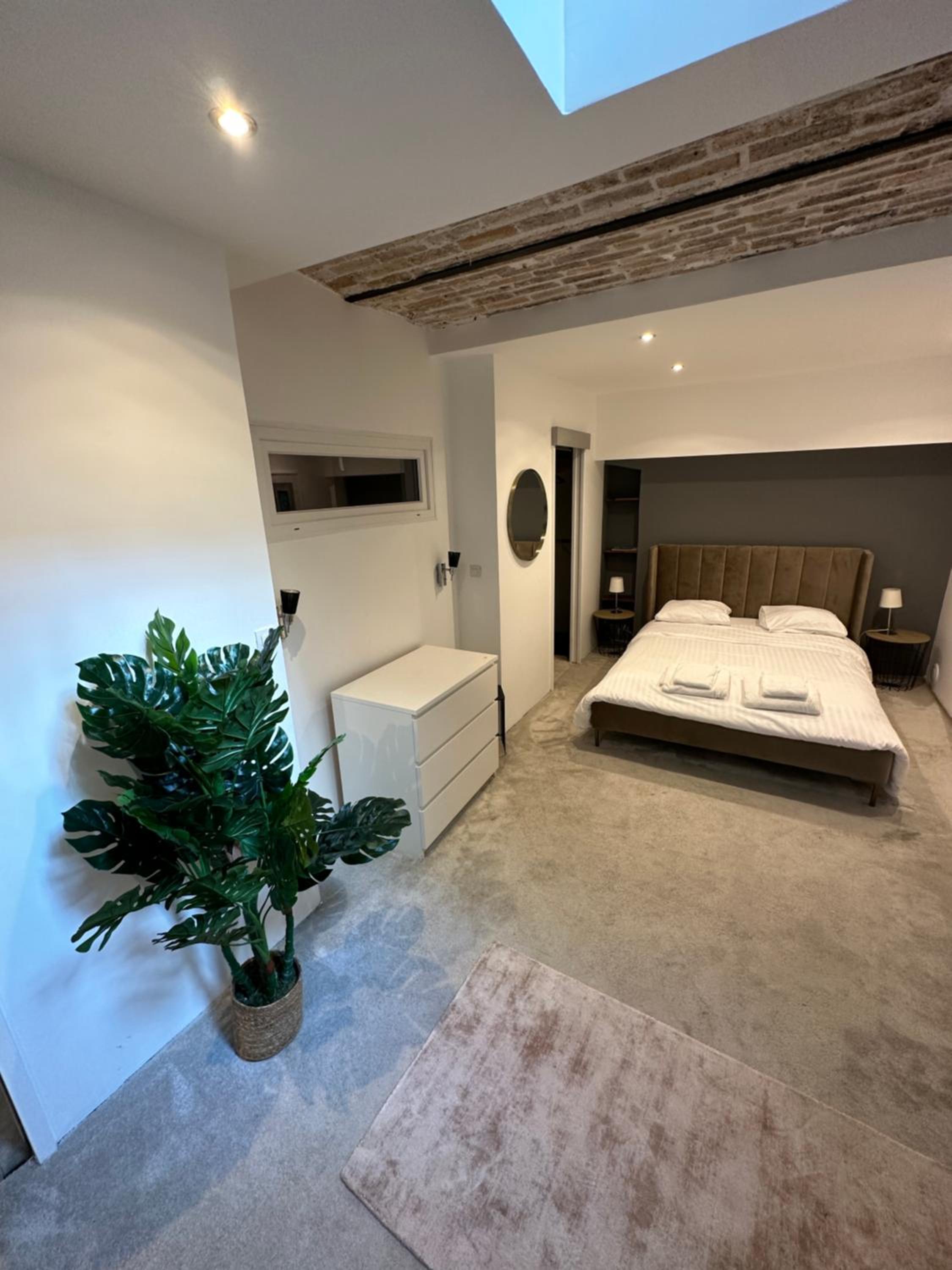 Canal Saint Martin apartments