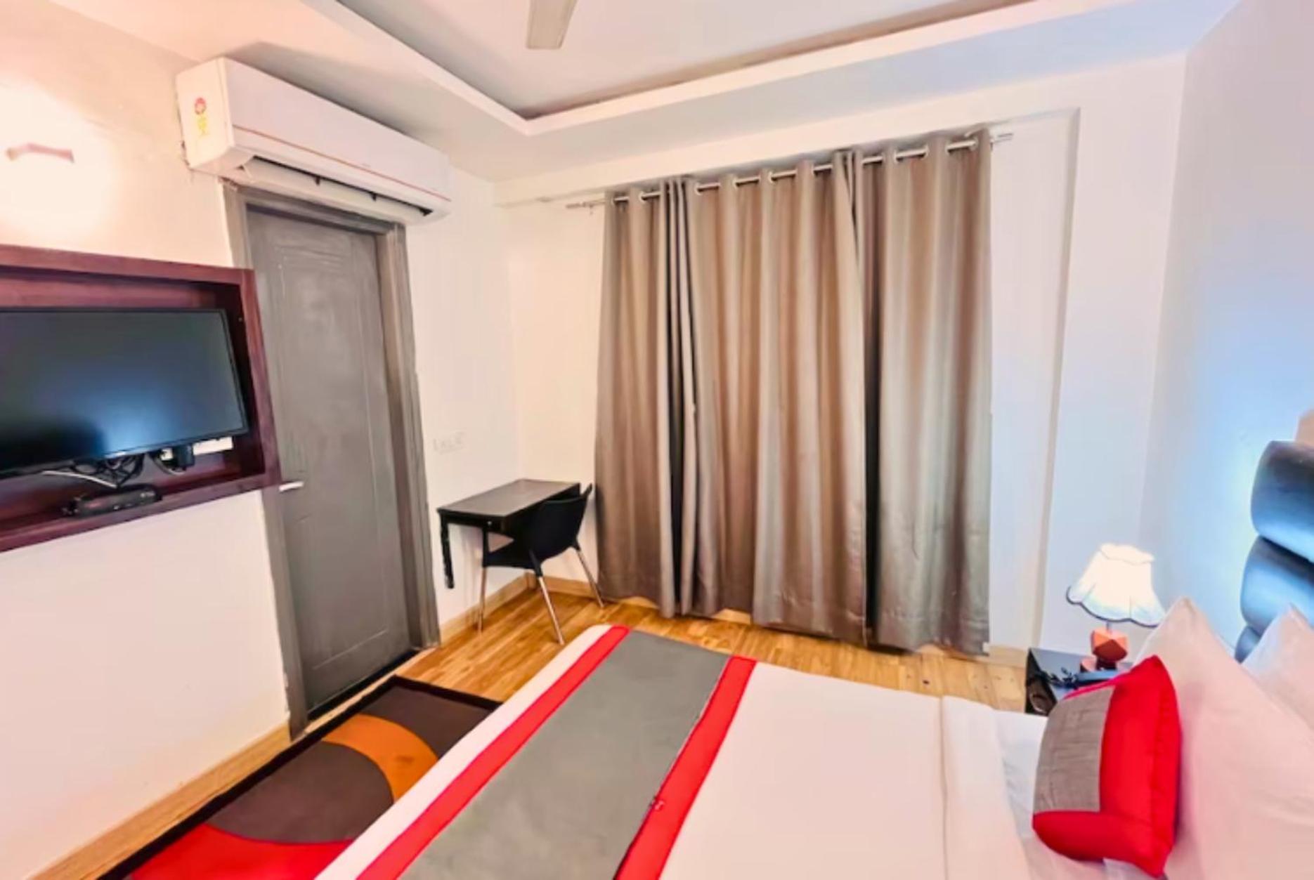 Qotel Comfort AT Residency Kaushambi Anand Vihar
