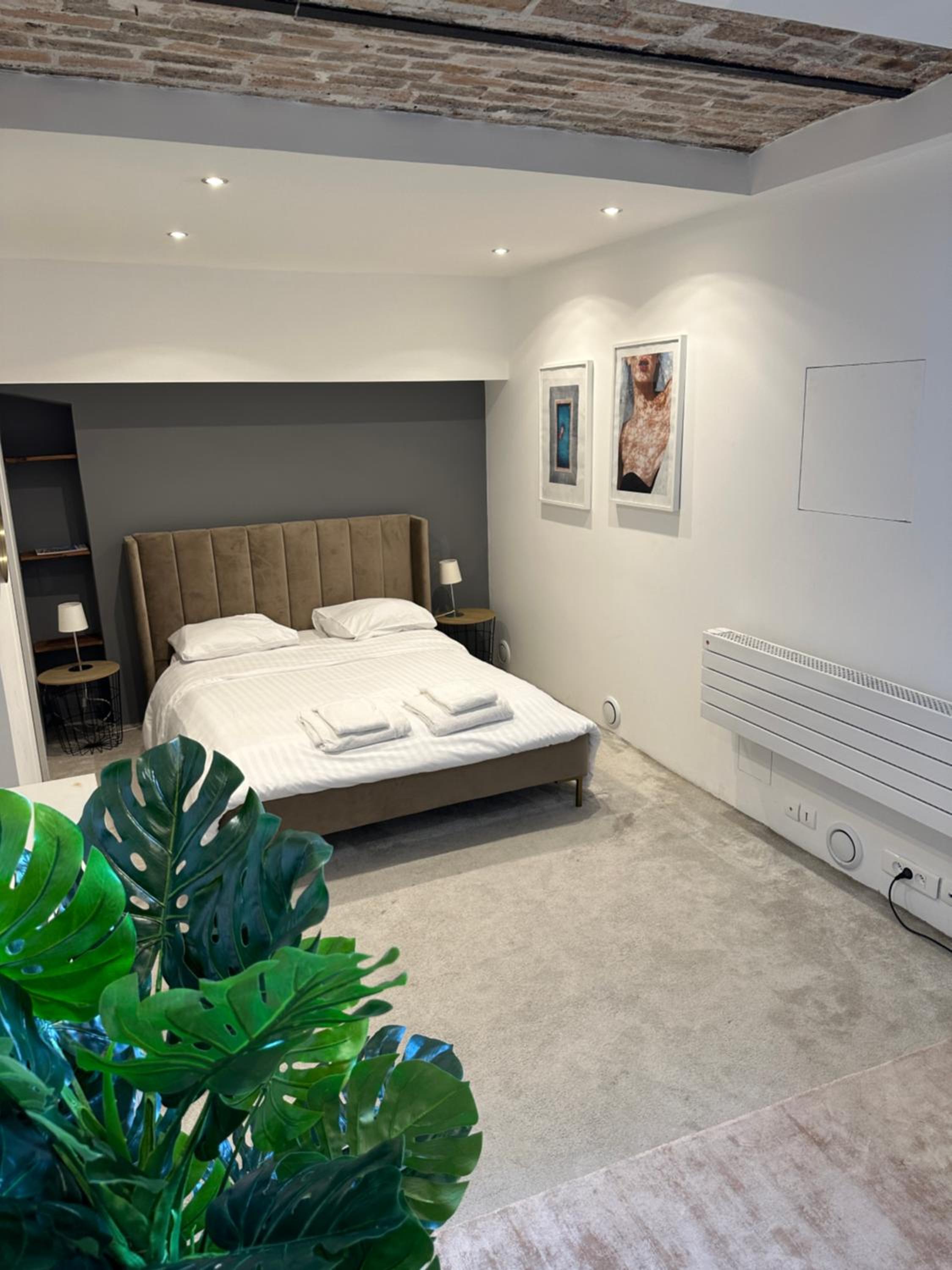 Canal Saint Martin apartments