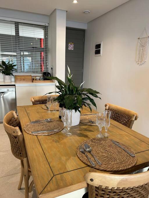 Nyne9Apartments presents a cosy getaway apartment view 5