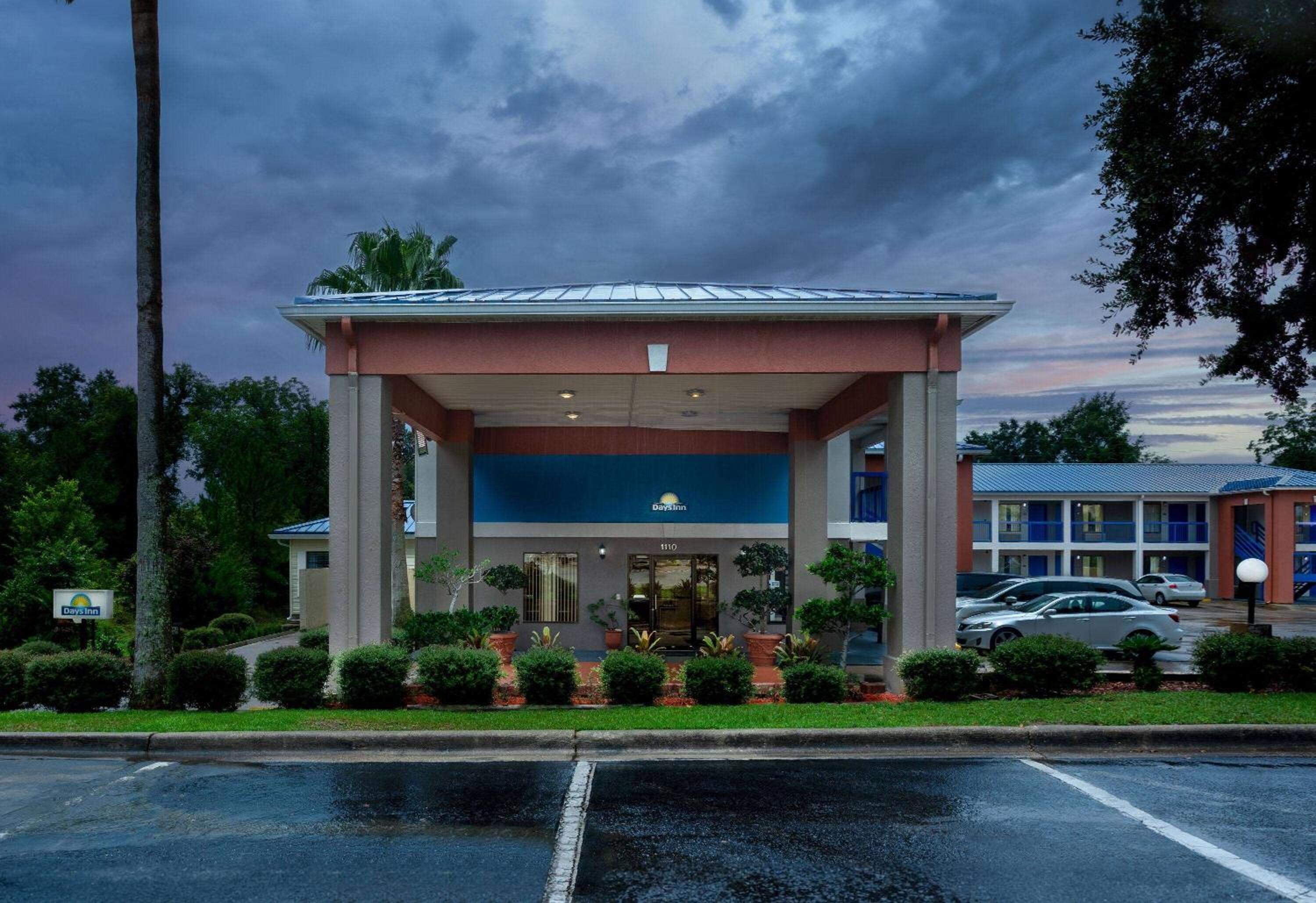 Marianna Vacations - Days Inn by Wyndham Chipley - Property Image 4