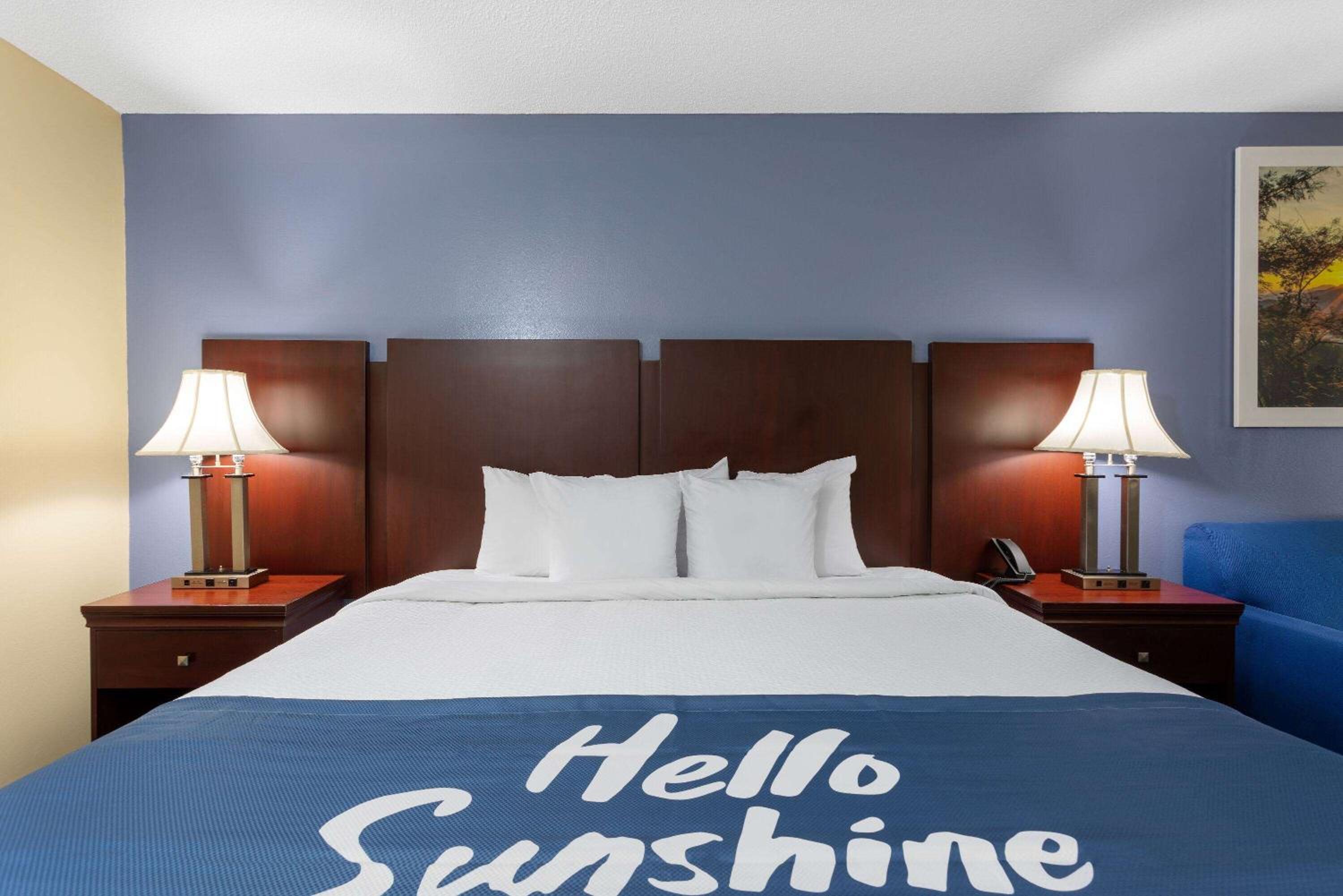 Days Inn by Wyndham Chipley - Property Image 40