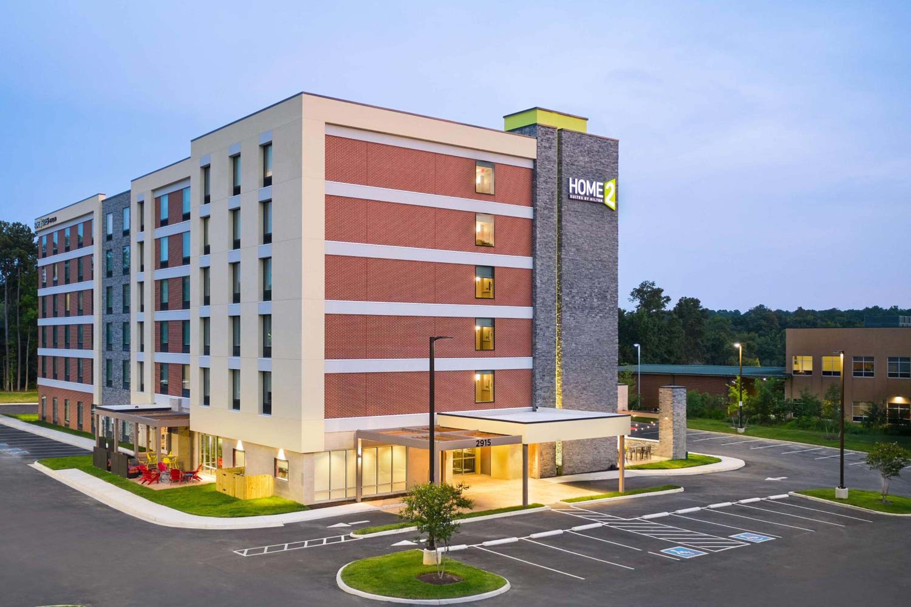 Richmond Vacations - Home2 Suites By Hilton Richmond Glenside - Property Image 1