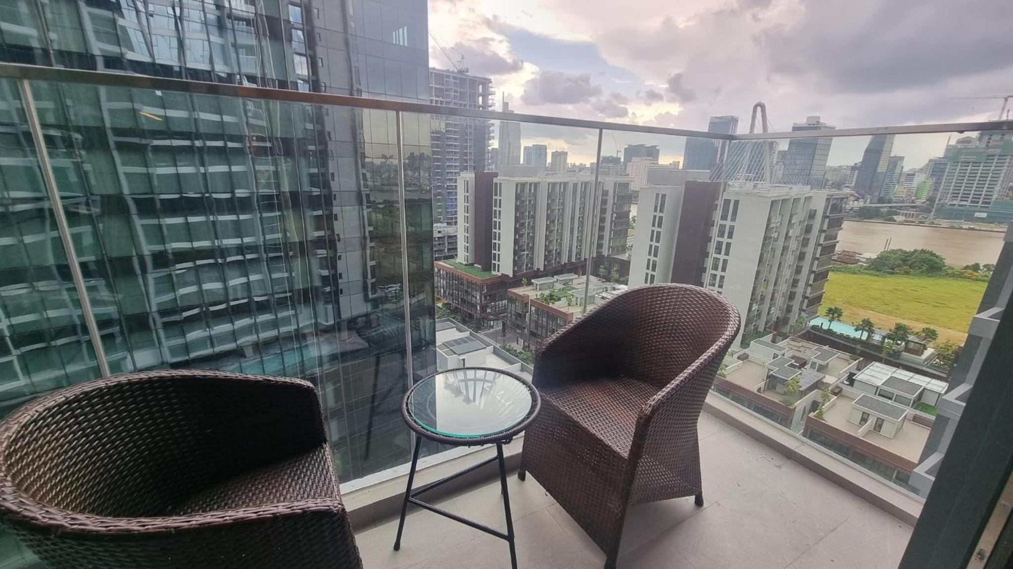 THE CREST-Central Saigon Riverside -Free POOL-GYM-SAUNA Room-YOGA Room