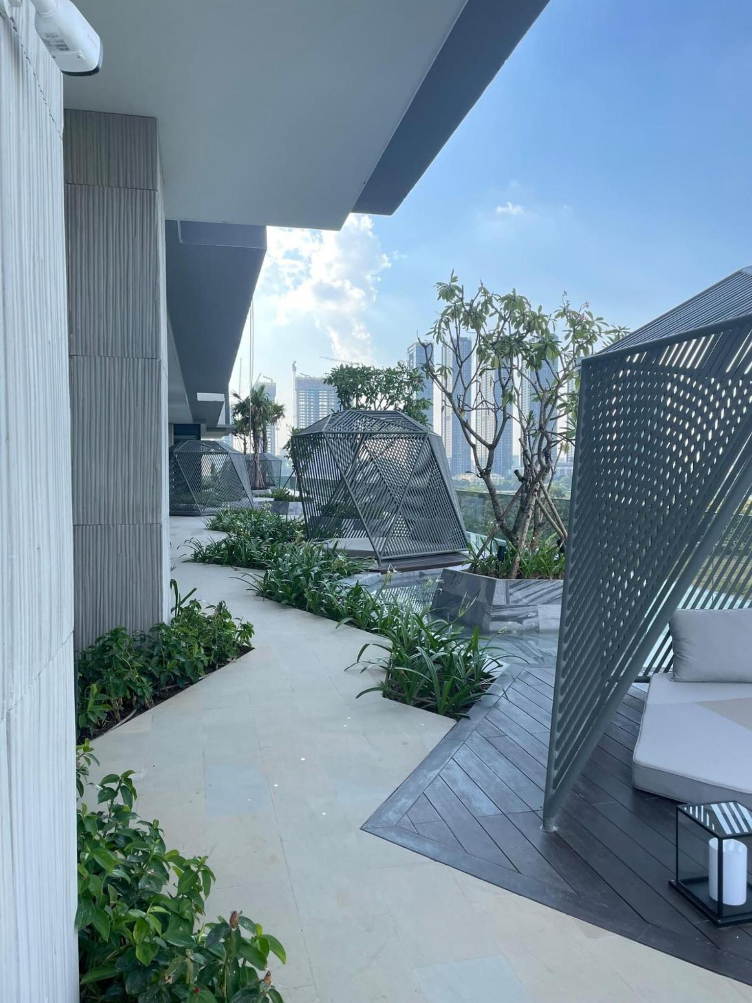 THE CREST-Central Saigon Riverside -Free POOL-GYM-SAUNA Room-YOGA Room