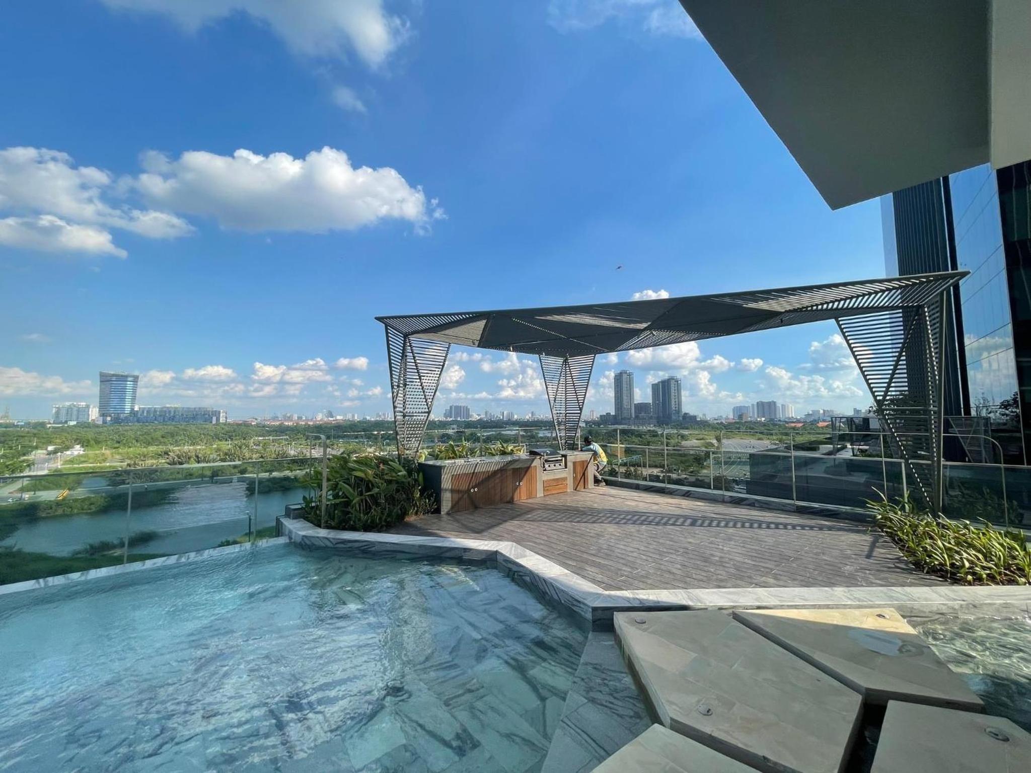 THE CREST-Central Saigon Riverside -Free POOL-GYM-SAUNA Room-YOGA Room
