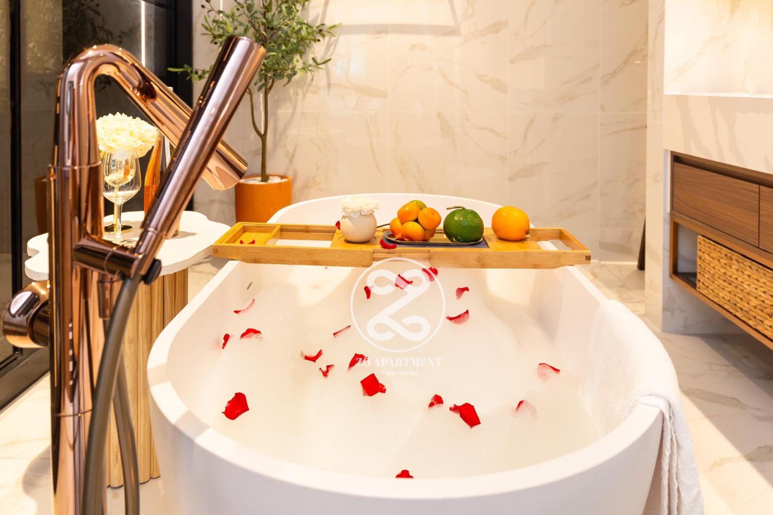 THE CREST-Central Saigon Riverside -Free POOL-GYM-SAUNA Room-YOGA Room