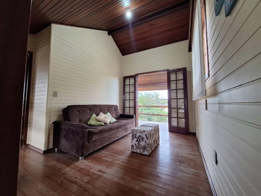 Linda Casa ampla, arejada à passos da praia