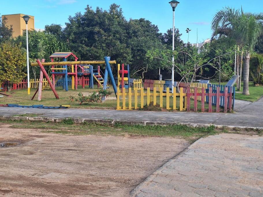 Linda Casa ampla, arejada à passos da praia