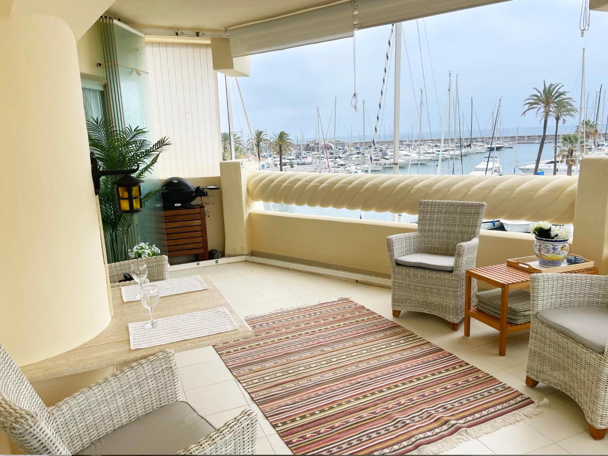 Isla Puerto Marina