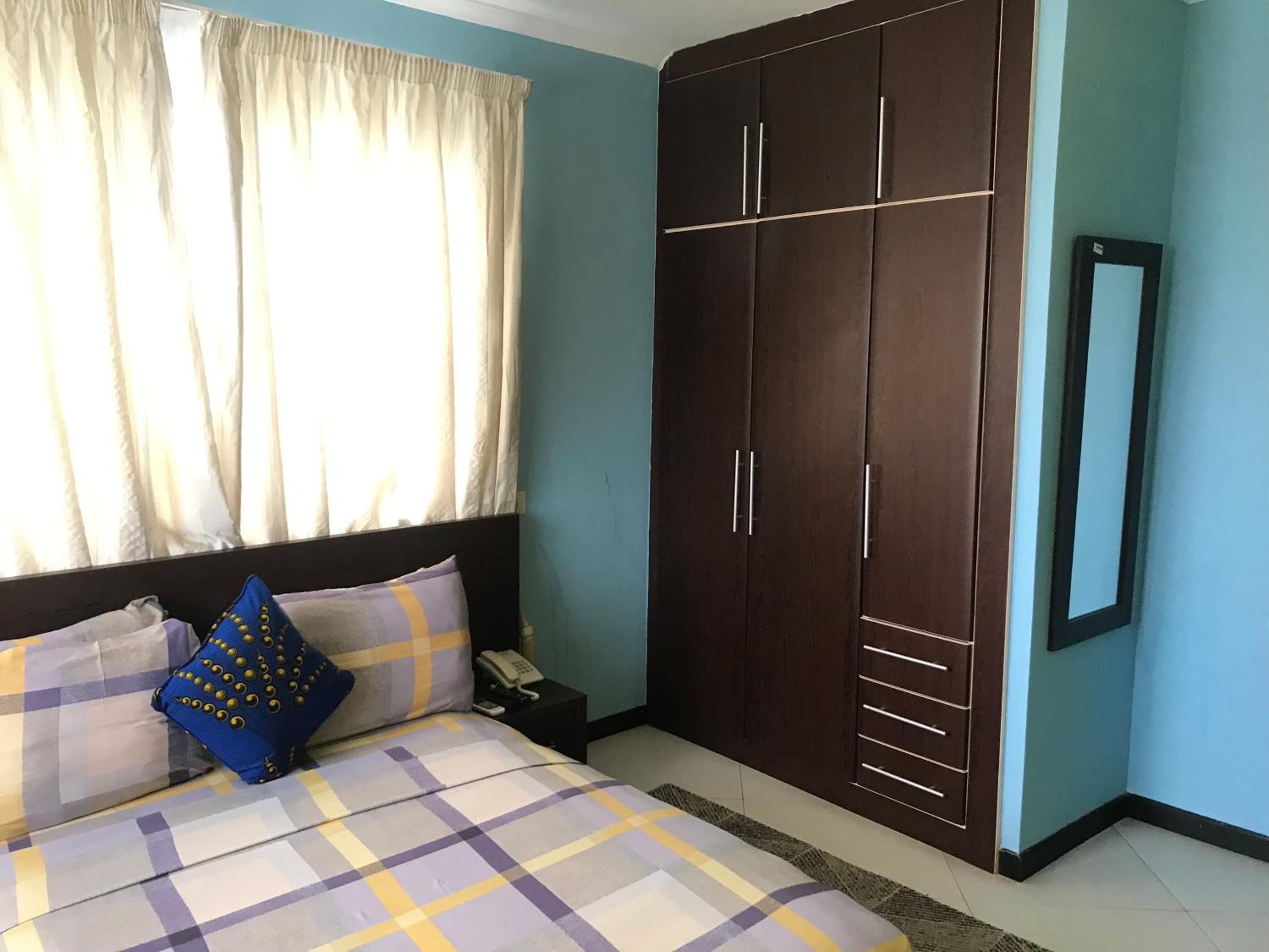Furnished 3 Bedrooms Apartment view 3