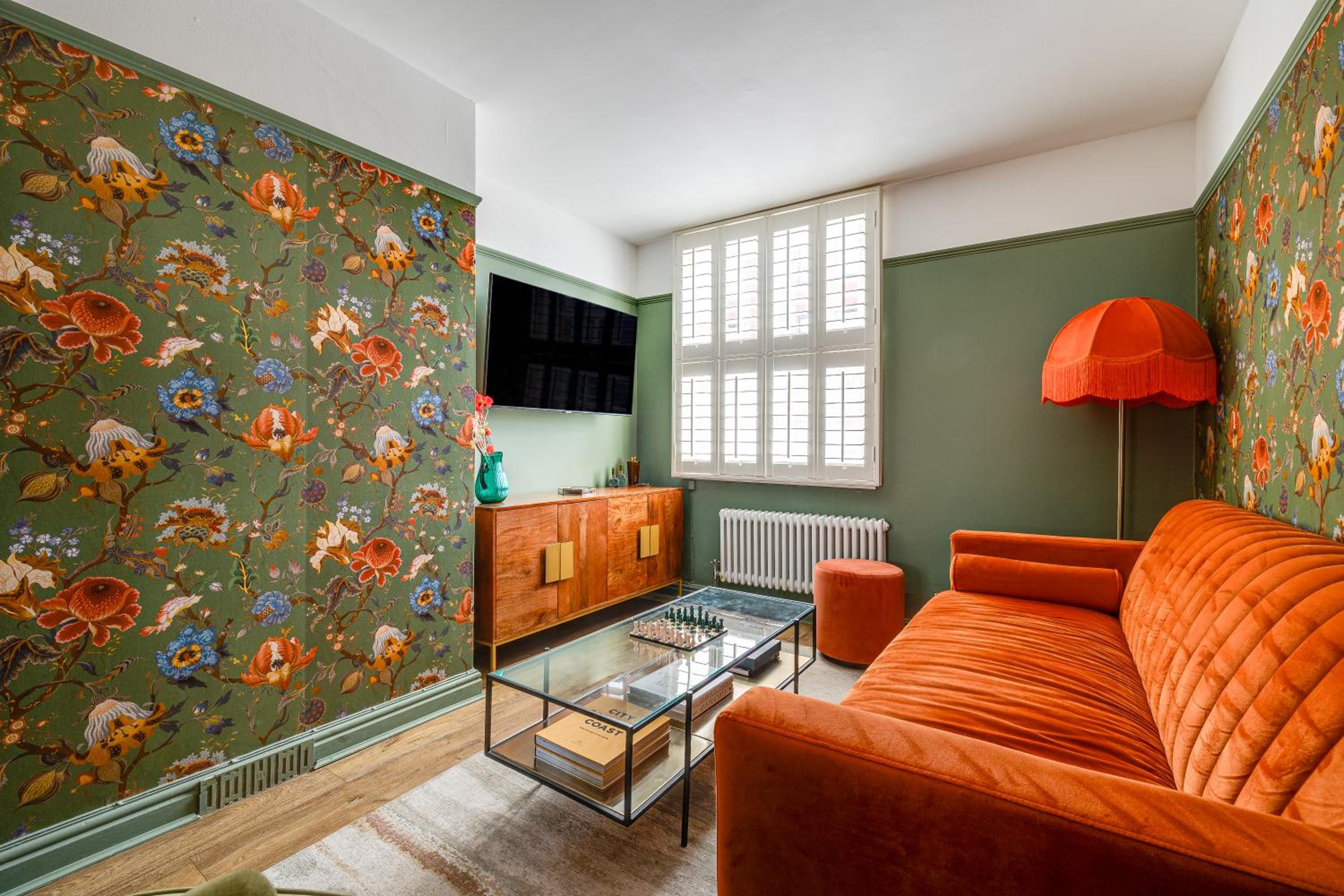 Insta-worthy Loft on Historic Chester Rows, Sleeps 4 & Free Parking view 4