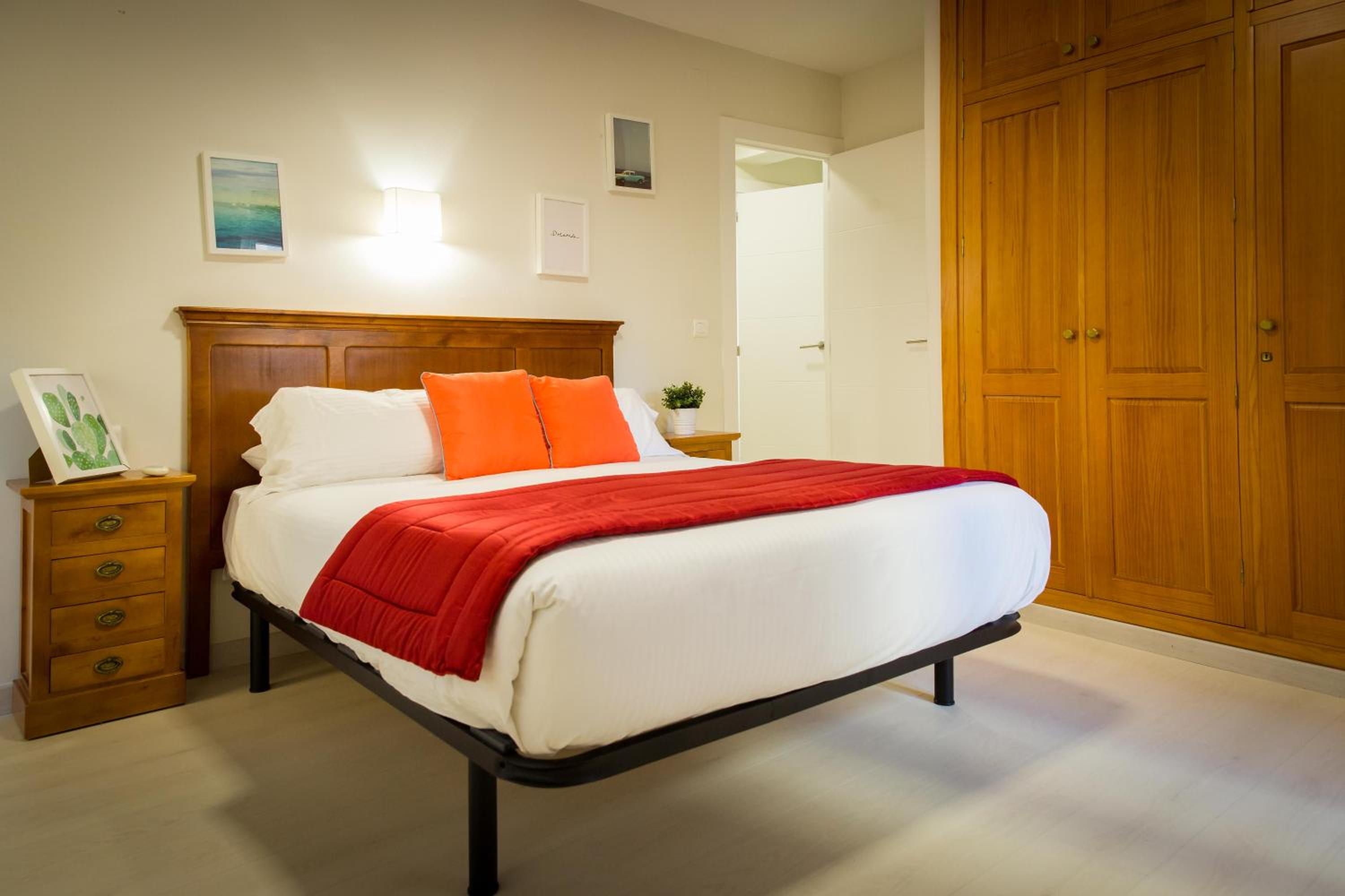 Apartments Holidays2Malaga City Center