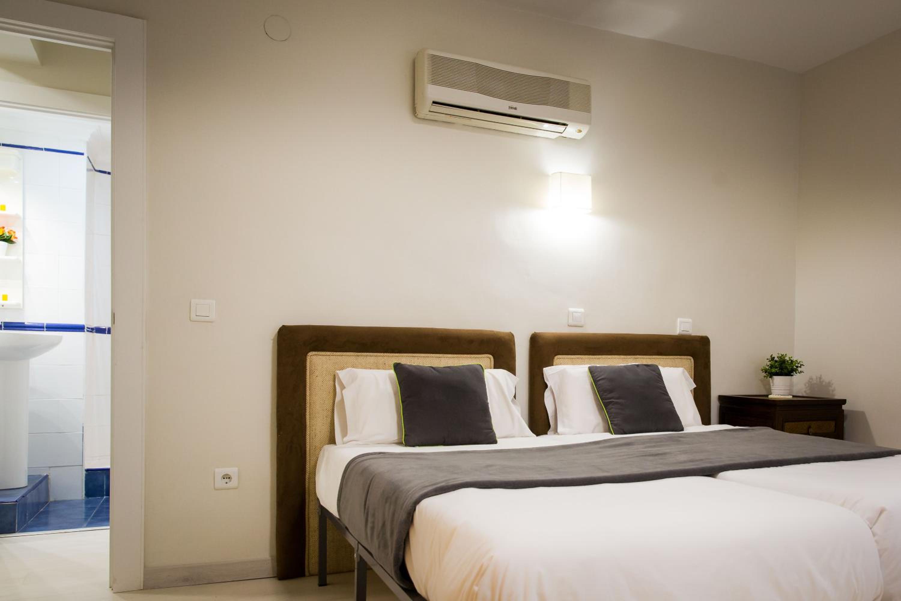 Apartments Holidays2Malaga City Center