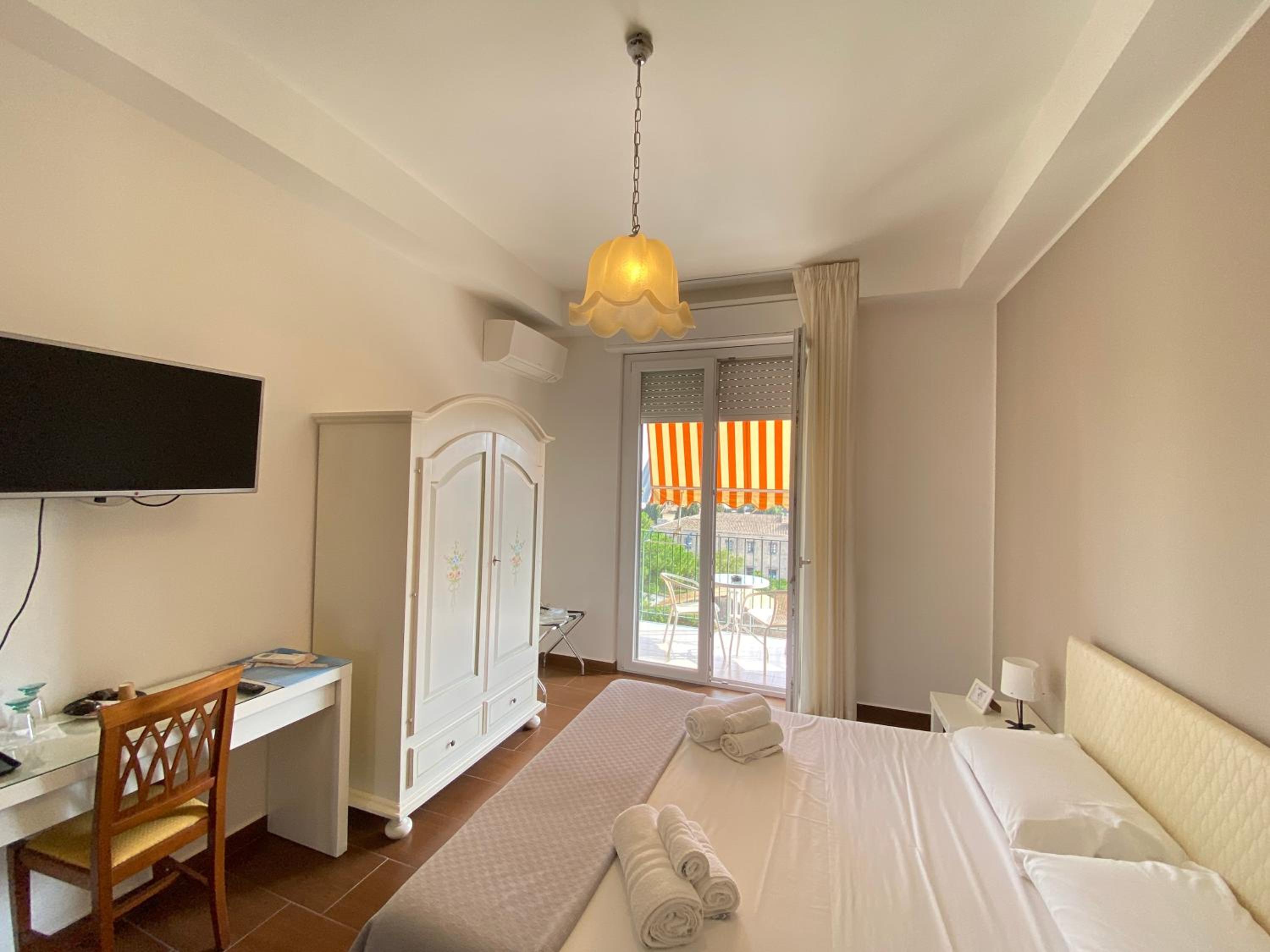 Panoramic Rooms