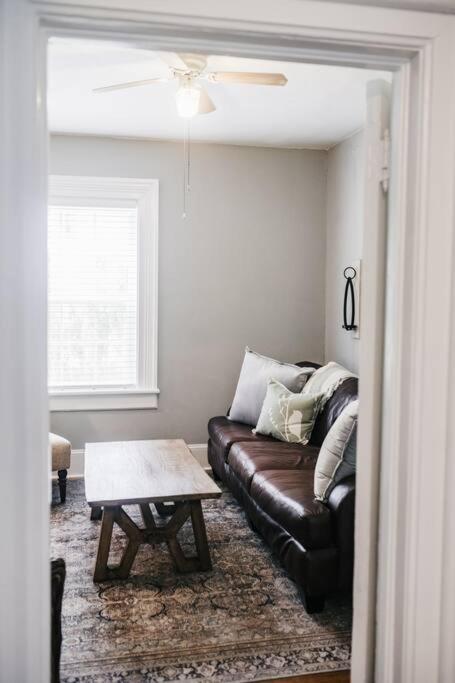 Stephens House-Beautiful Victorian vacation home