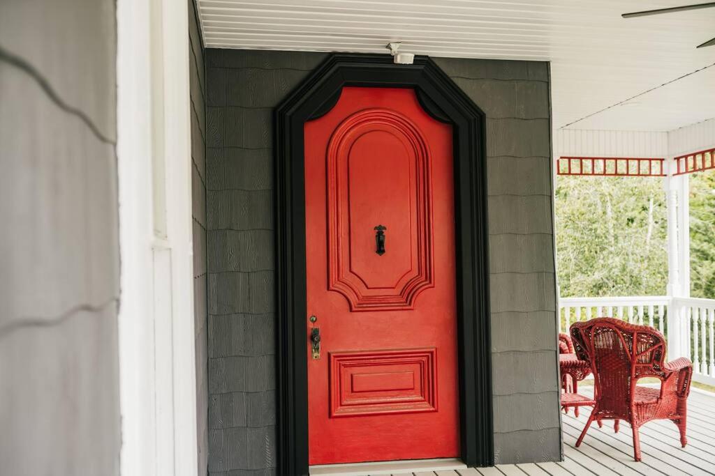 Stephens House-Beautiful Victorian vacation home