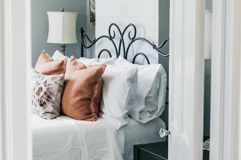 Stephens House-Beautiful Victorian vacation home