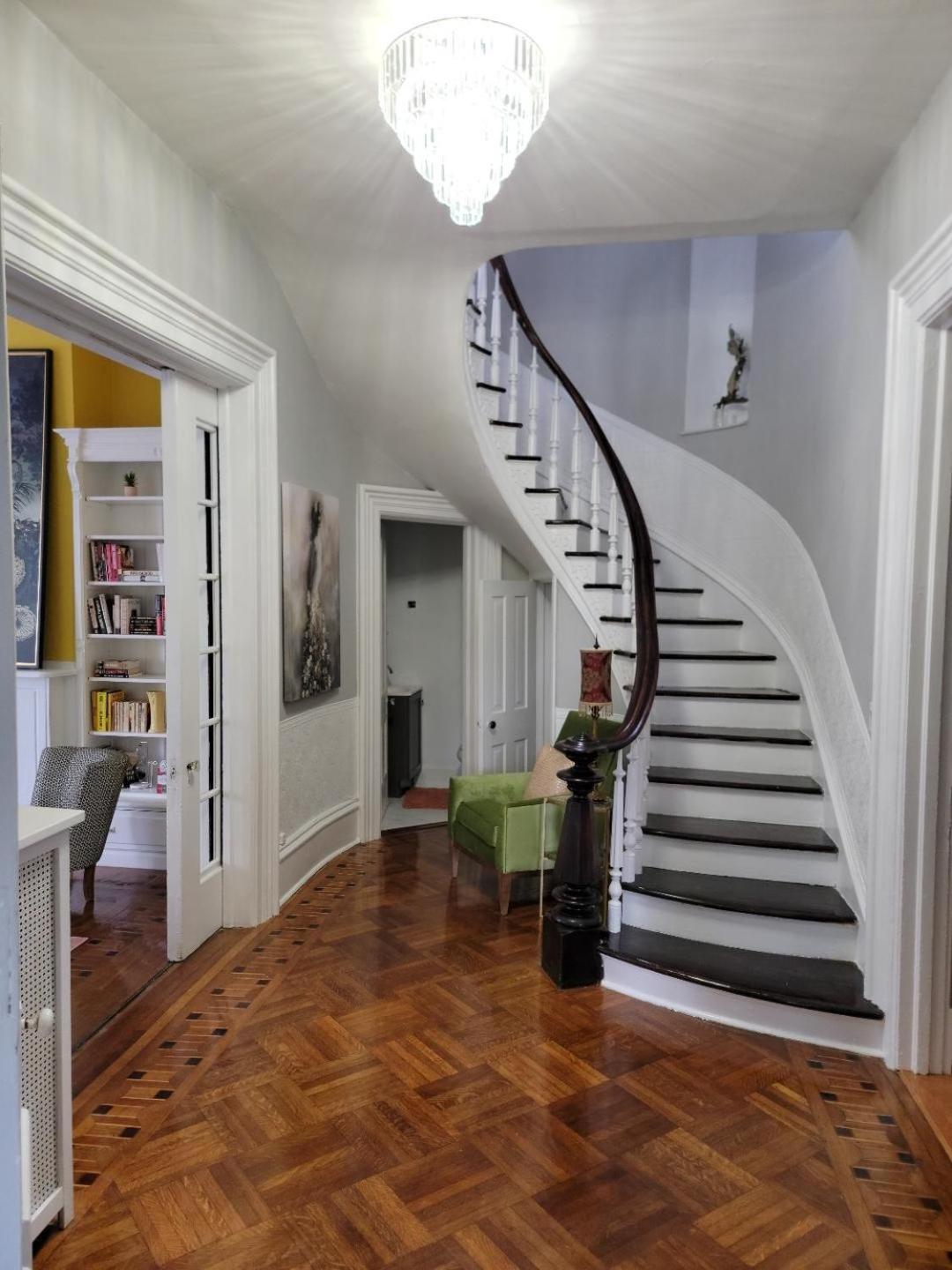 Stephens House-Beautiful Victorian vacation home