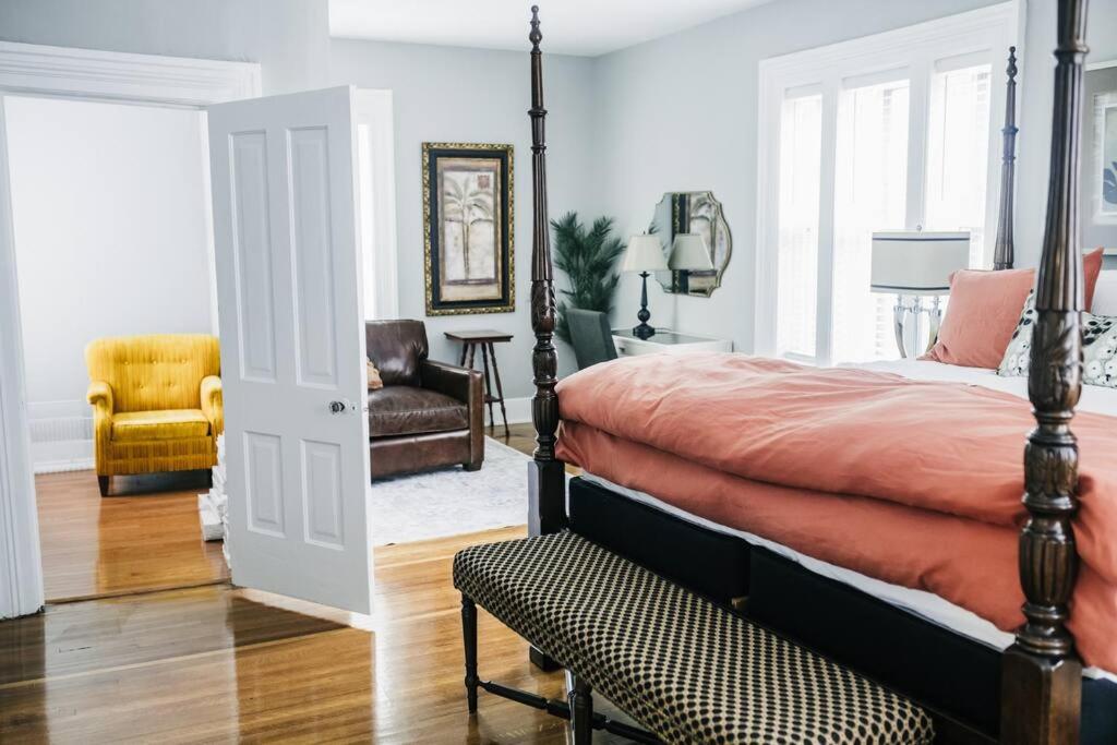 Stephens House-Beautiful Victorian vacation home