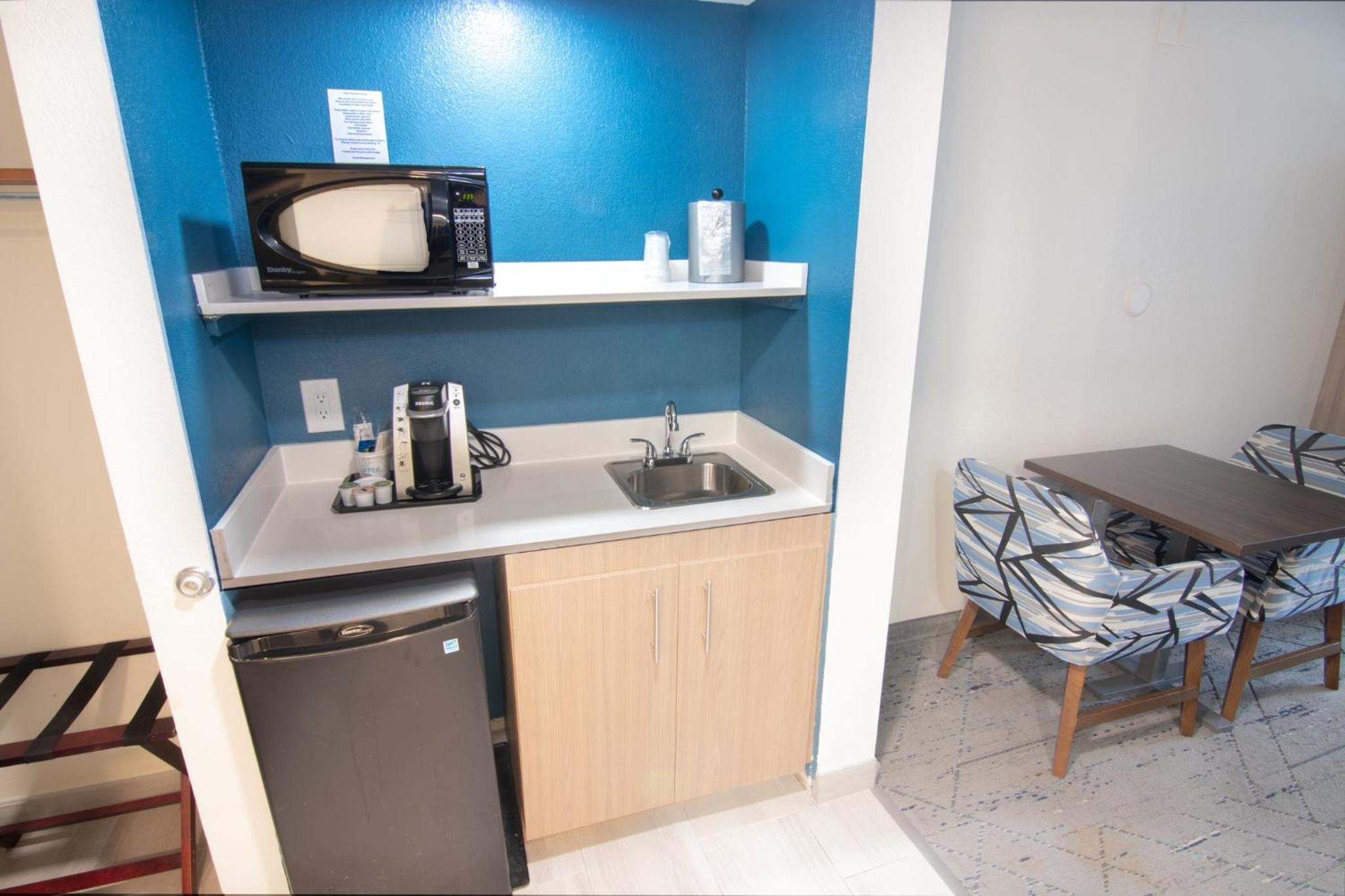 Fort Lauderdale Vacations - Holiday Inn Express and Suites Fort Lauderdale Airport West, an IHG Hotel - Property Image 6