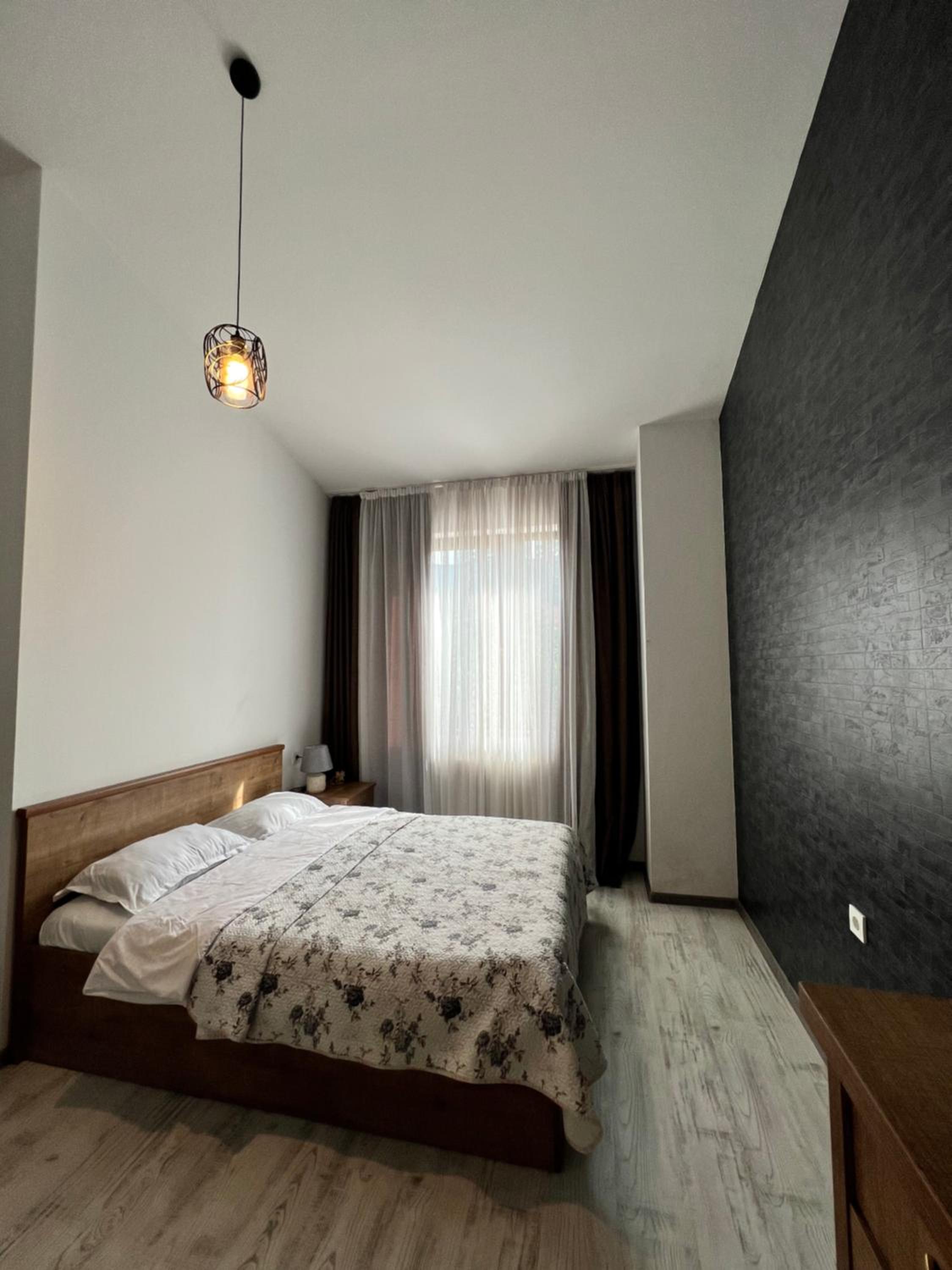 Guest House PIROSMANI