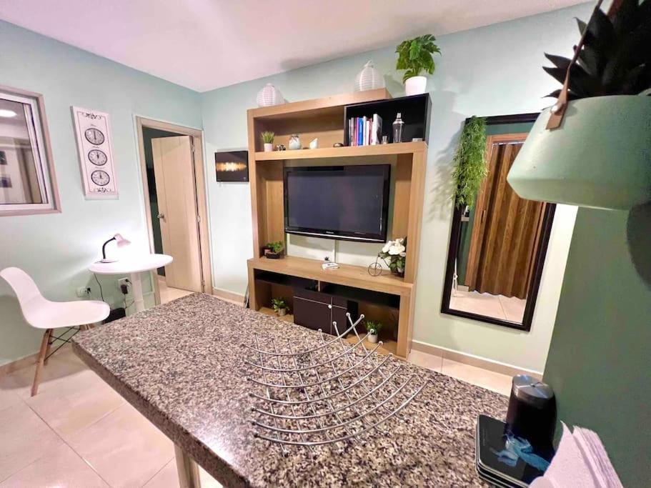 NEW Elegant & Cozy Studio - Best Central Location